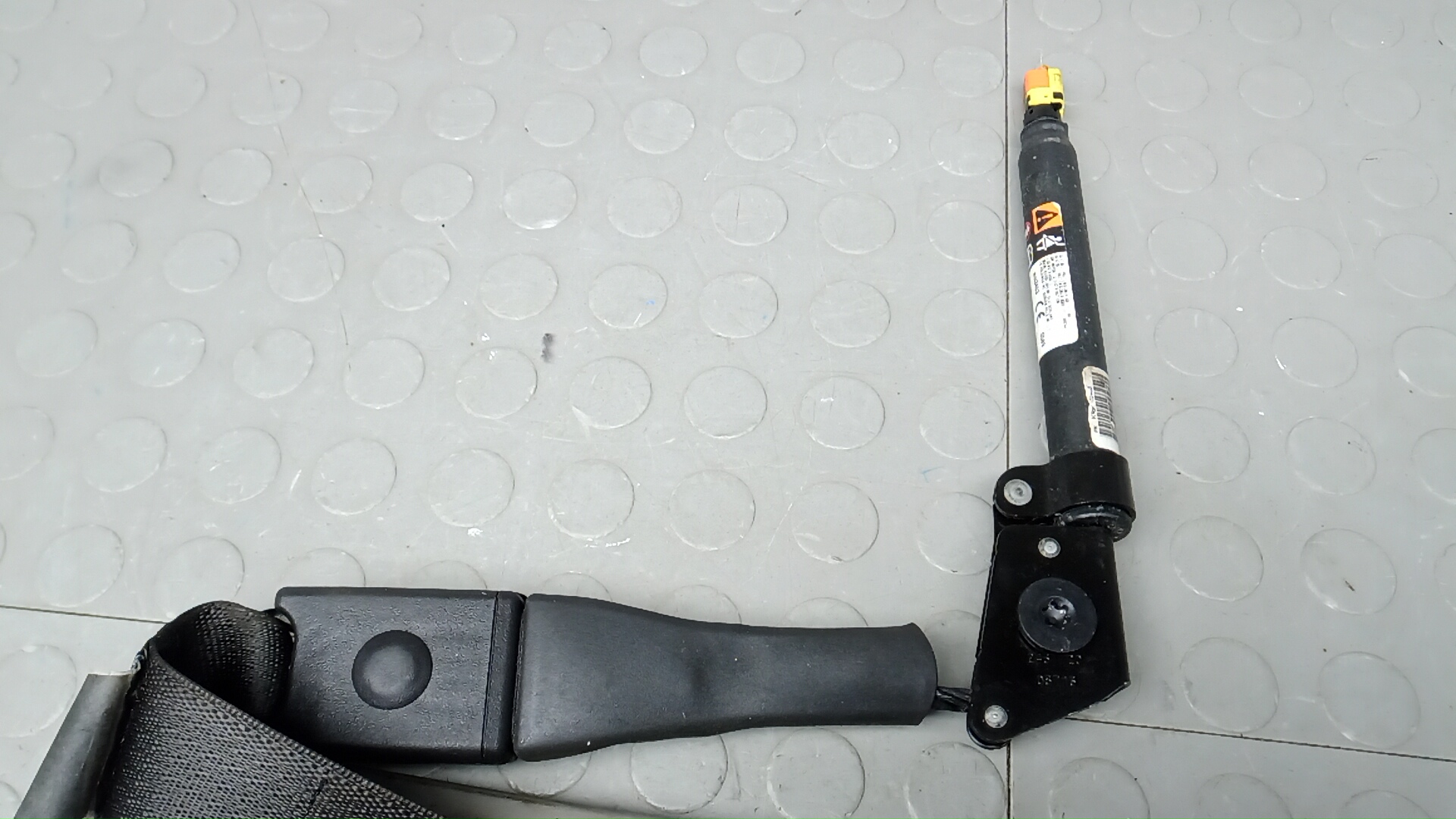 Ремень безопасности с пиропатроном