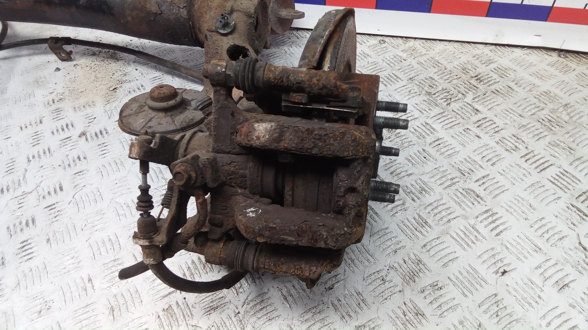 Балка задняя