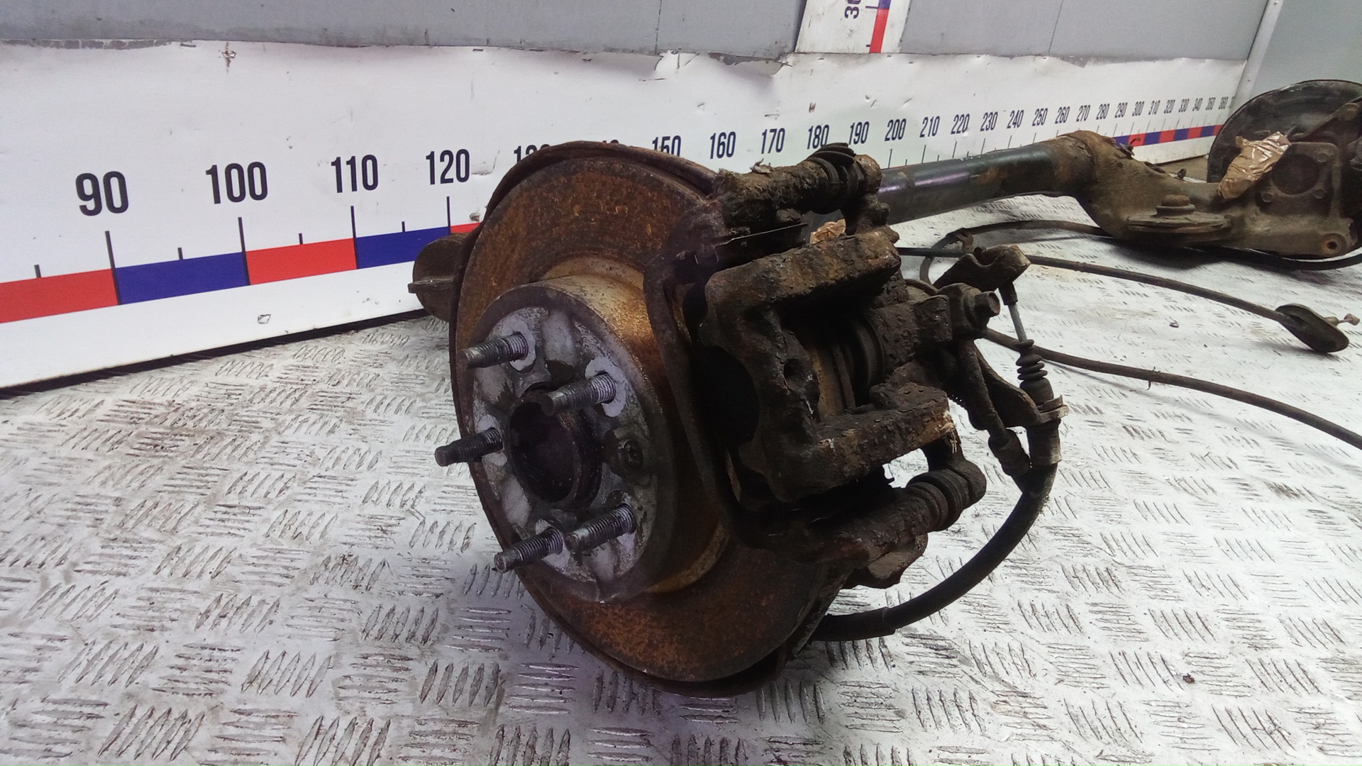 Балка задняя