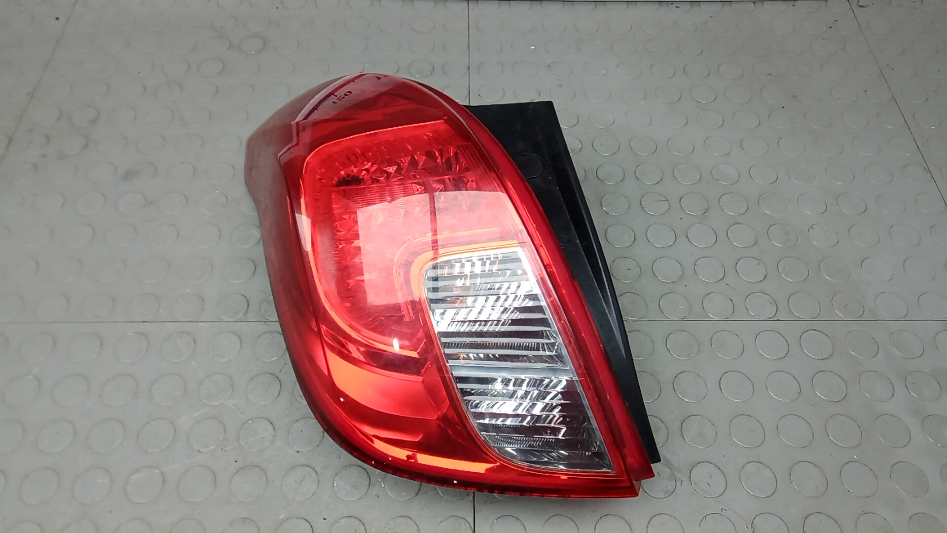 Фонарь задний левый