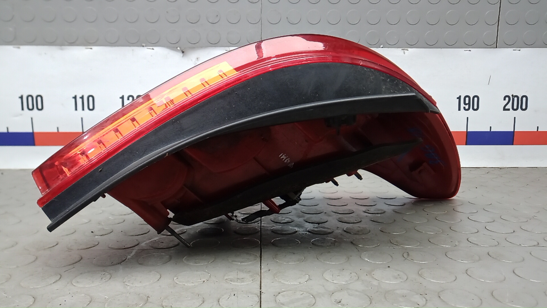 Фонарь задний левый