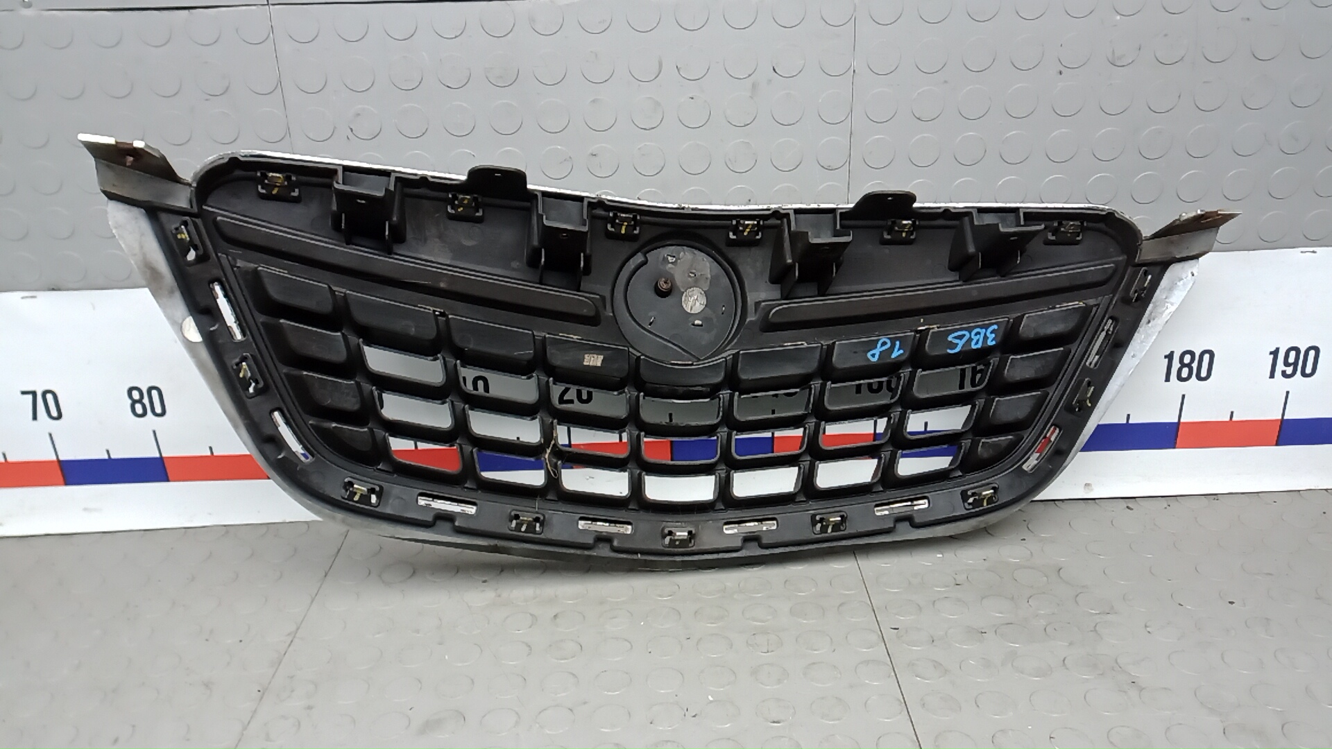 Решетка радиатора