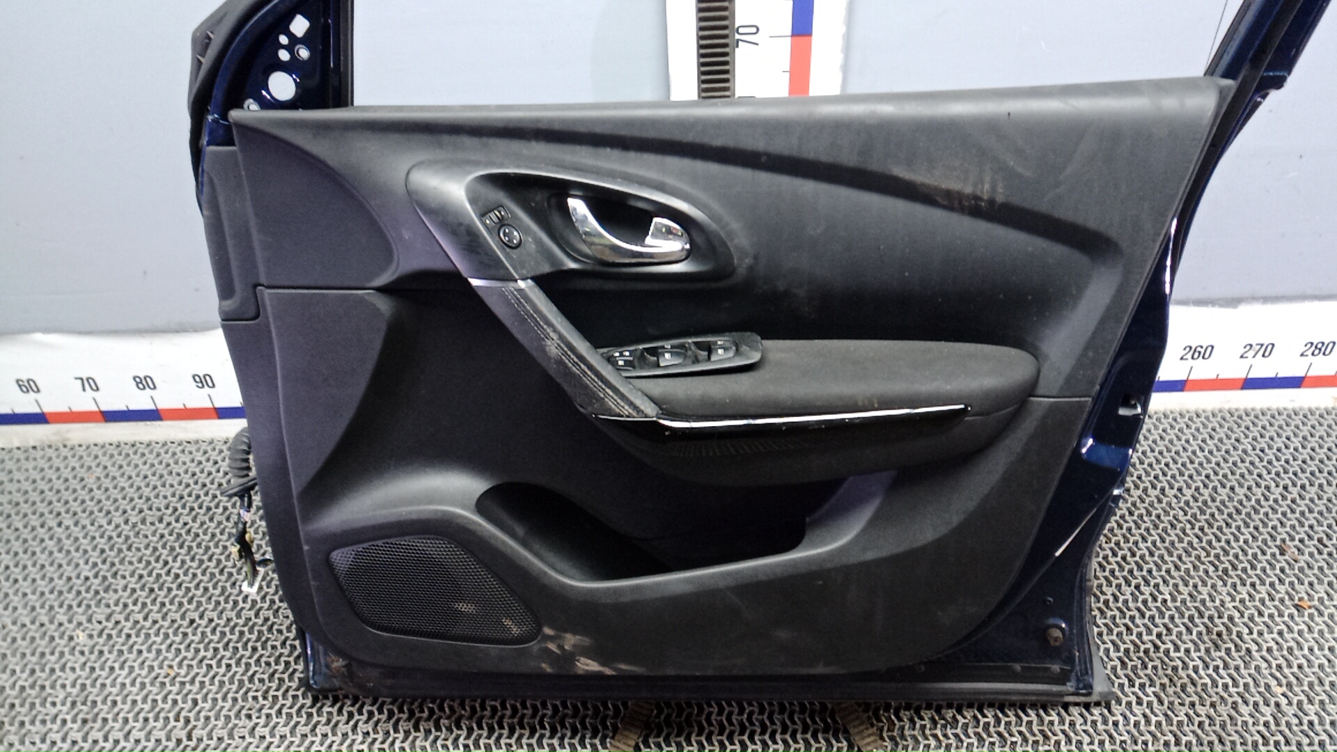 Дверь передняя правая