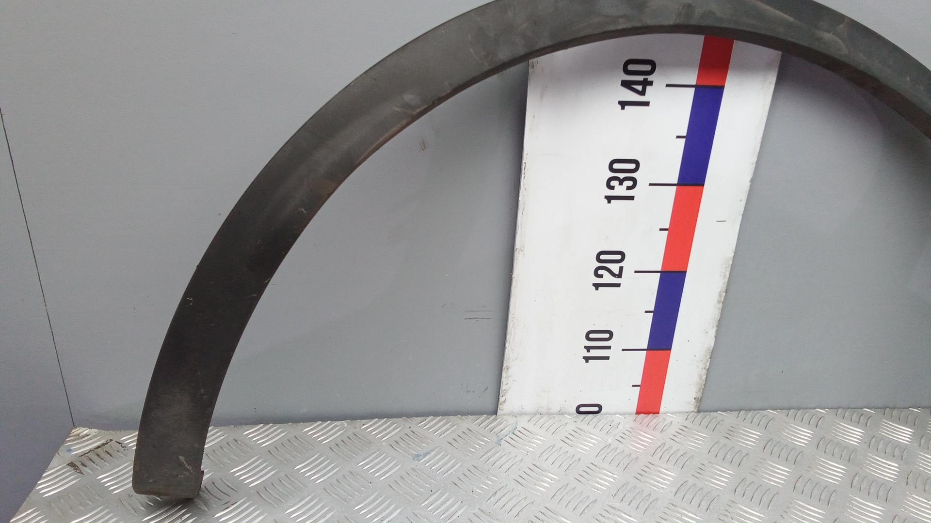 Молдинг заднего крыла правого