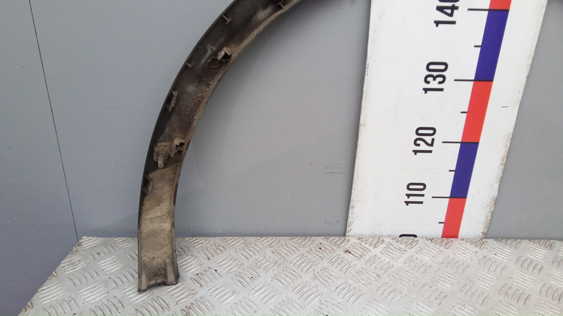 Накладка заднего крыла левого