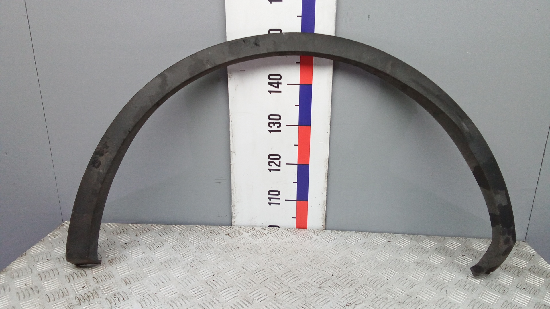 Накладка заднего крыла левого