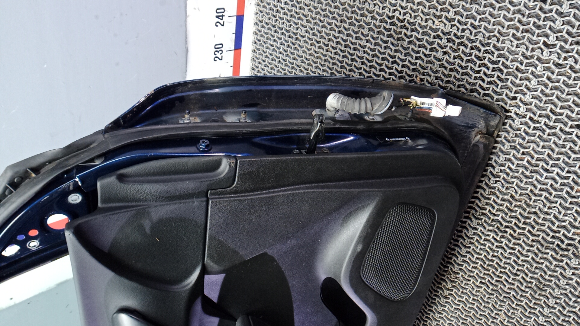 Дверь передняя левая