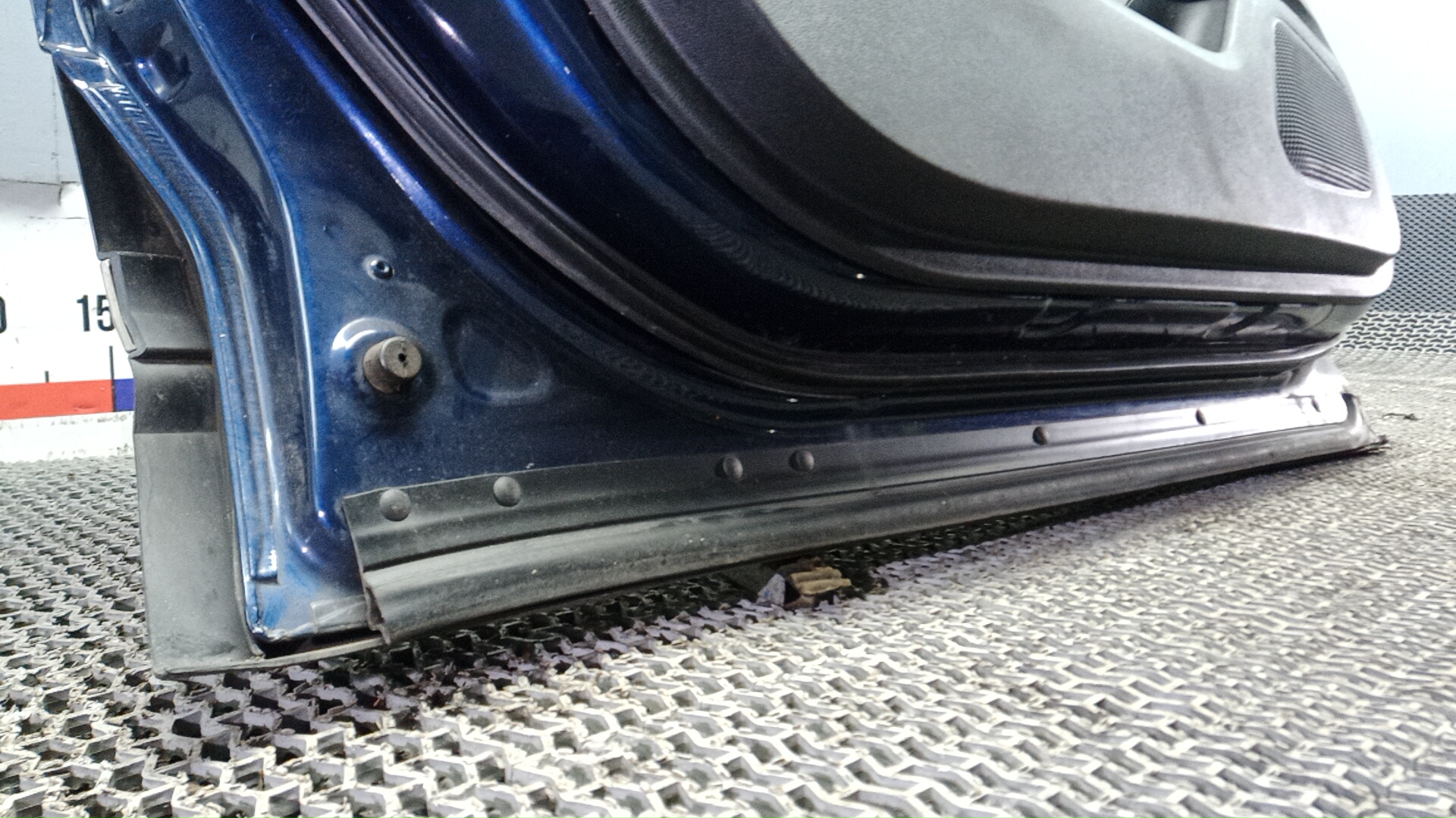 Дверь передняя левая