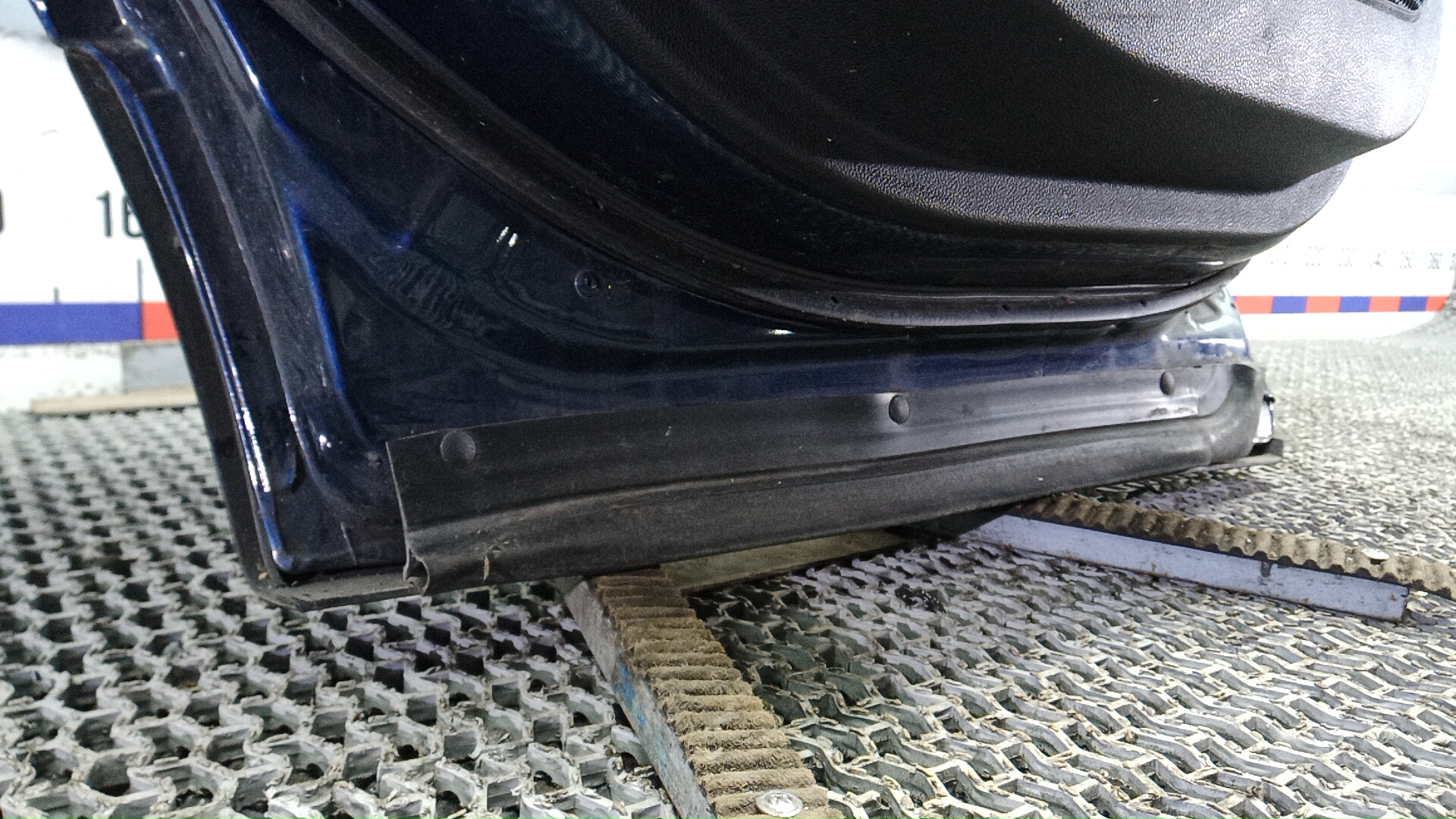 Дверь задняя левая