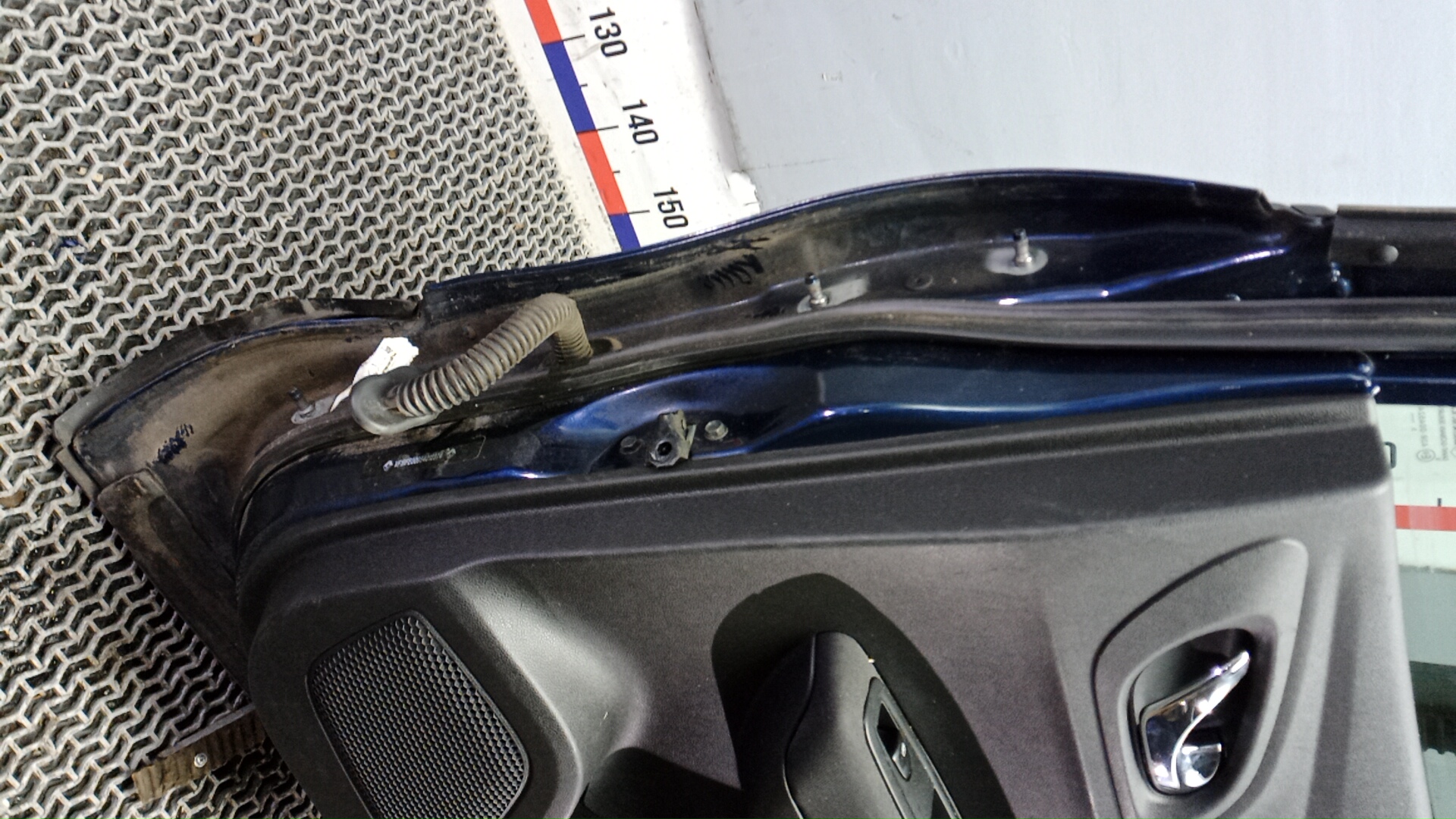 Дверь задняя правая