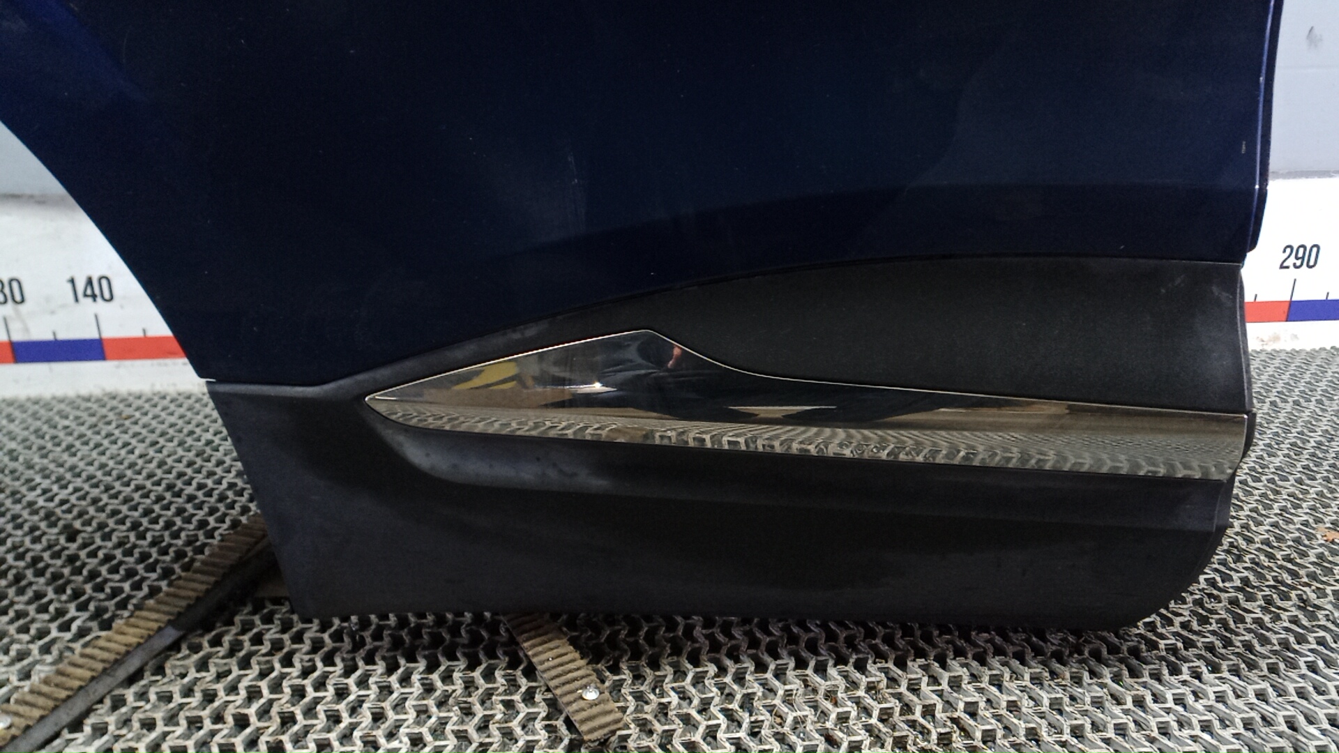 Дверь задняя правая