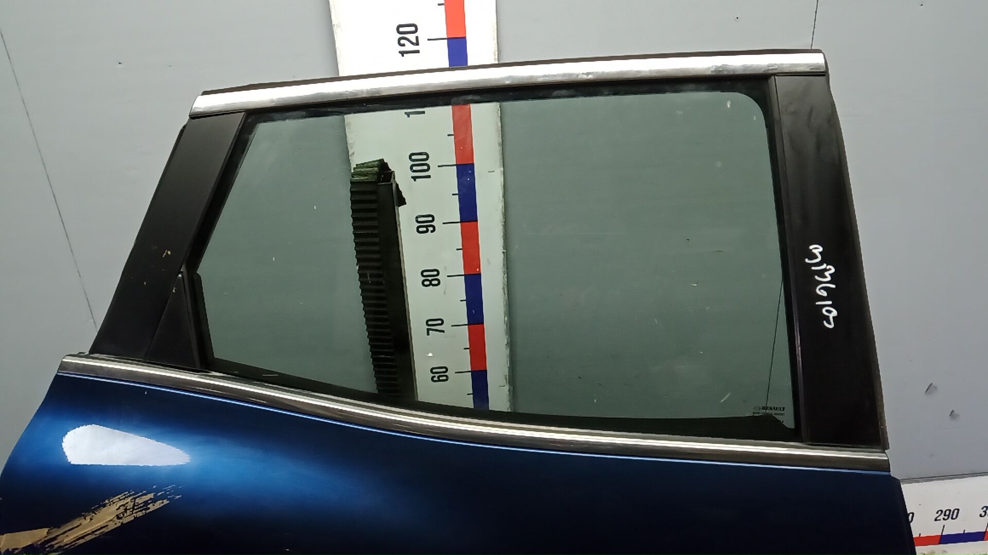 Дверь задняя правая