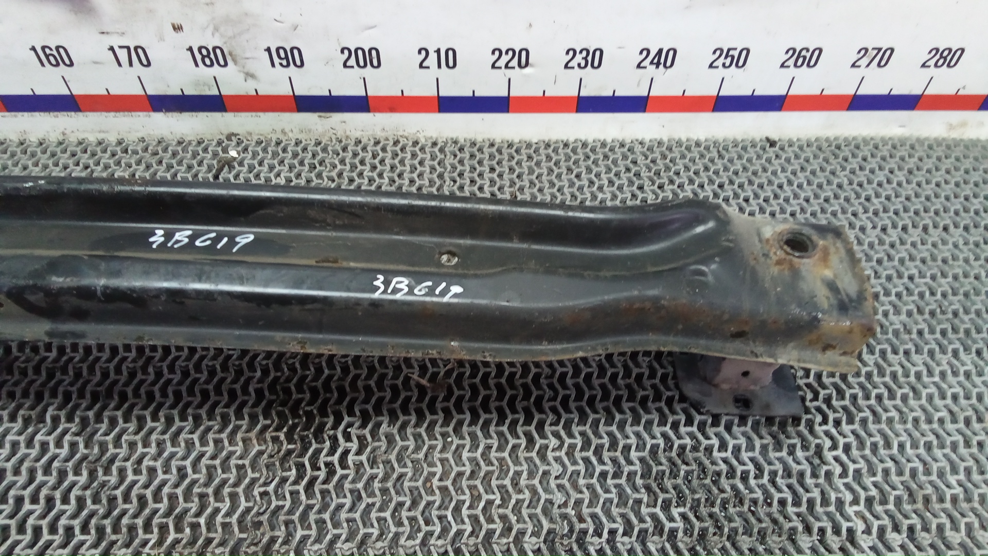 Кронштейн усилителя переднего бампера