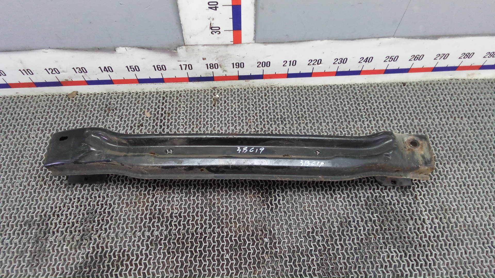 Кронштейн усилителя переднего бампера