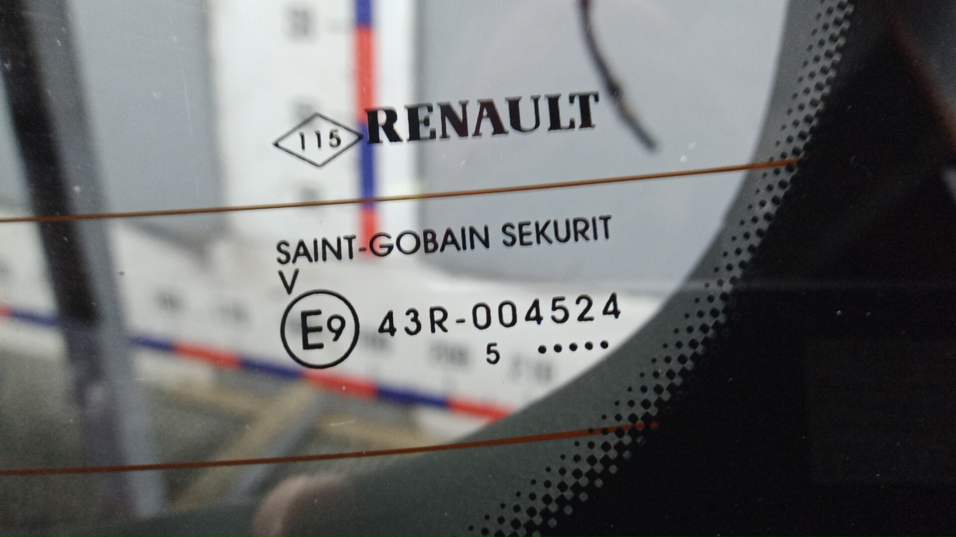 Дверь багажника