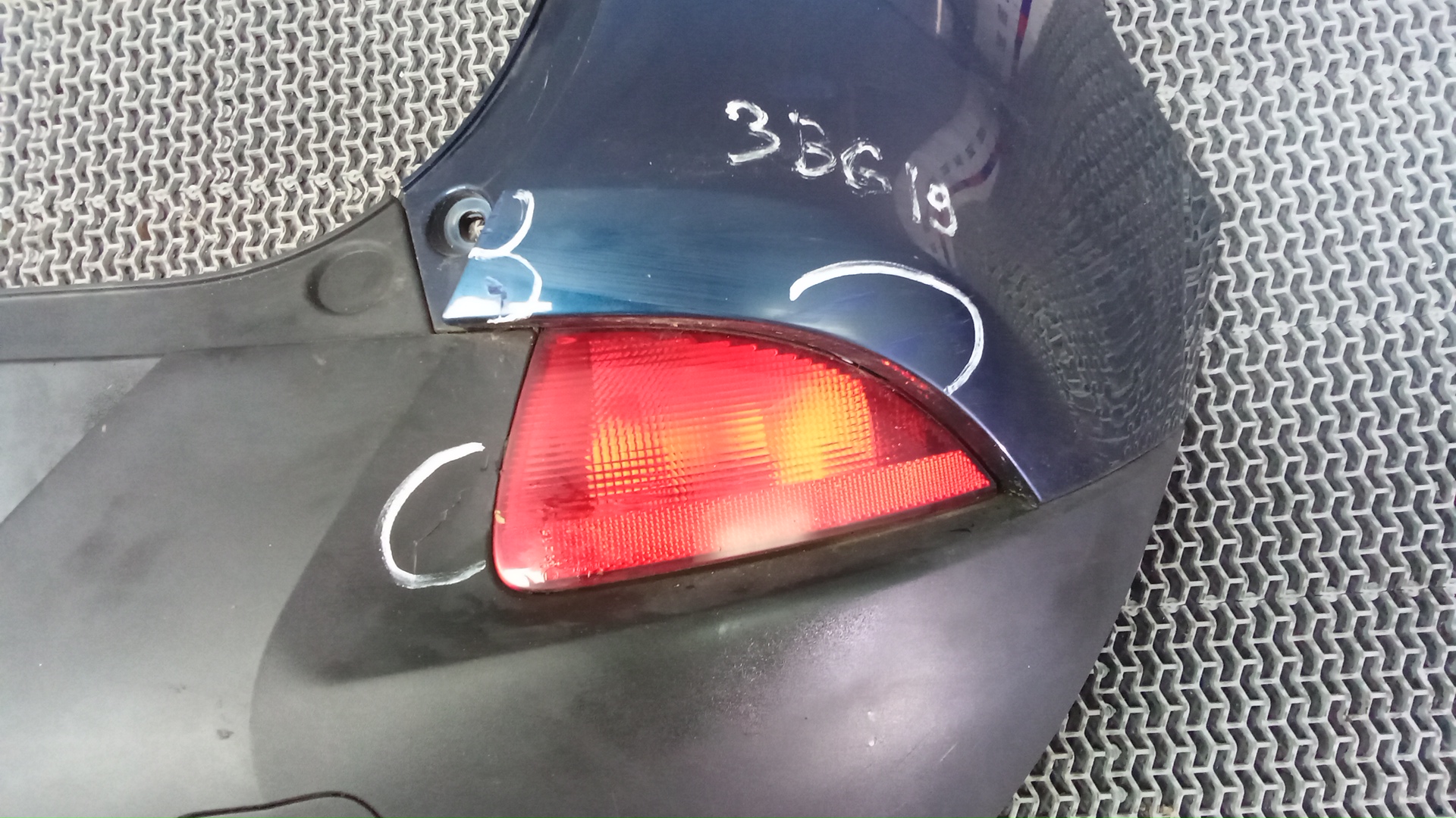 Бампер задний