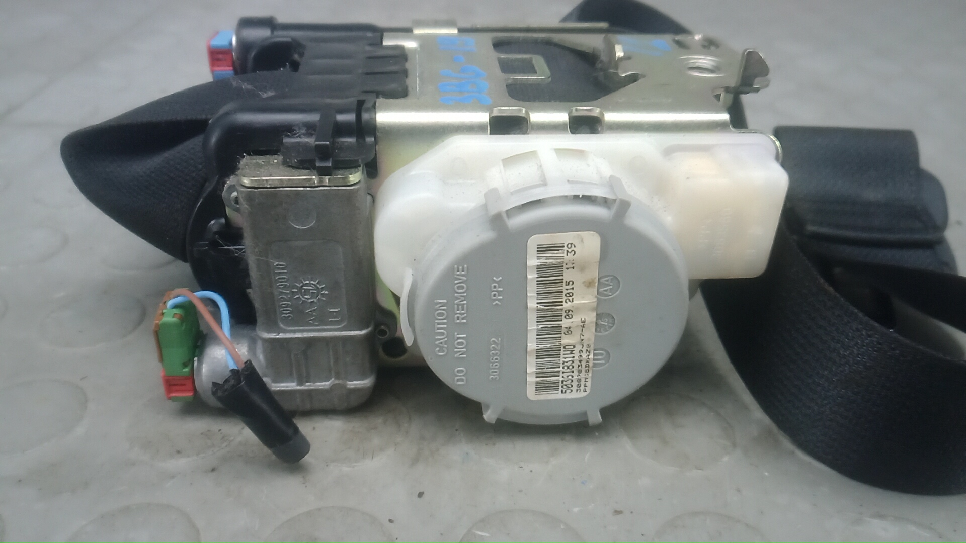 Ремень безопасности с пиропатроном