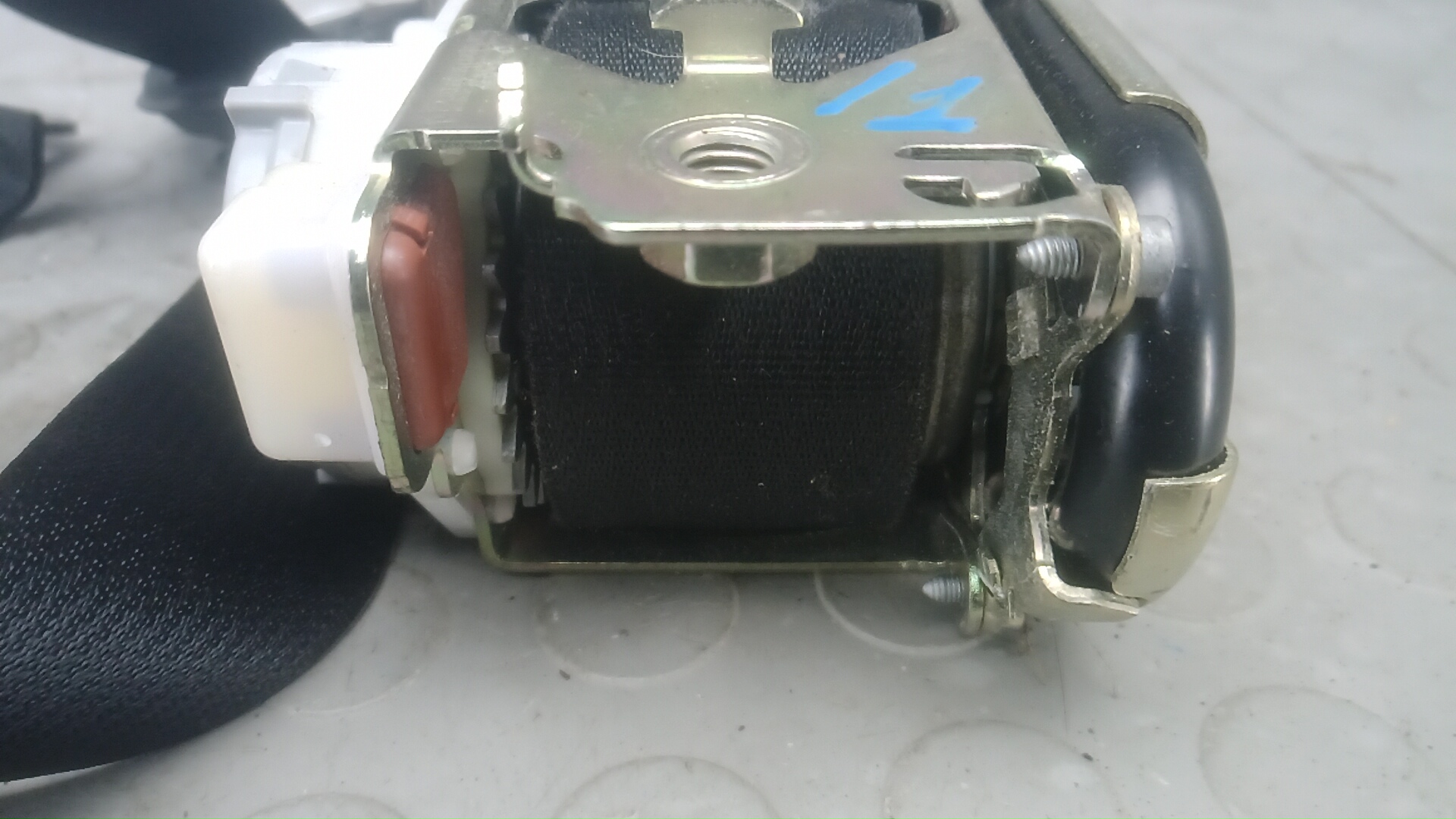 Ремень безопасности с пиропатроном