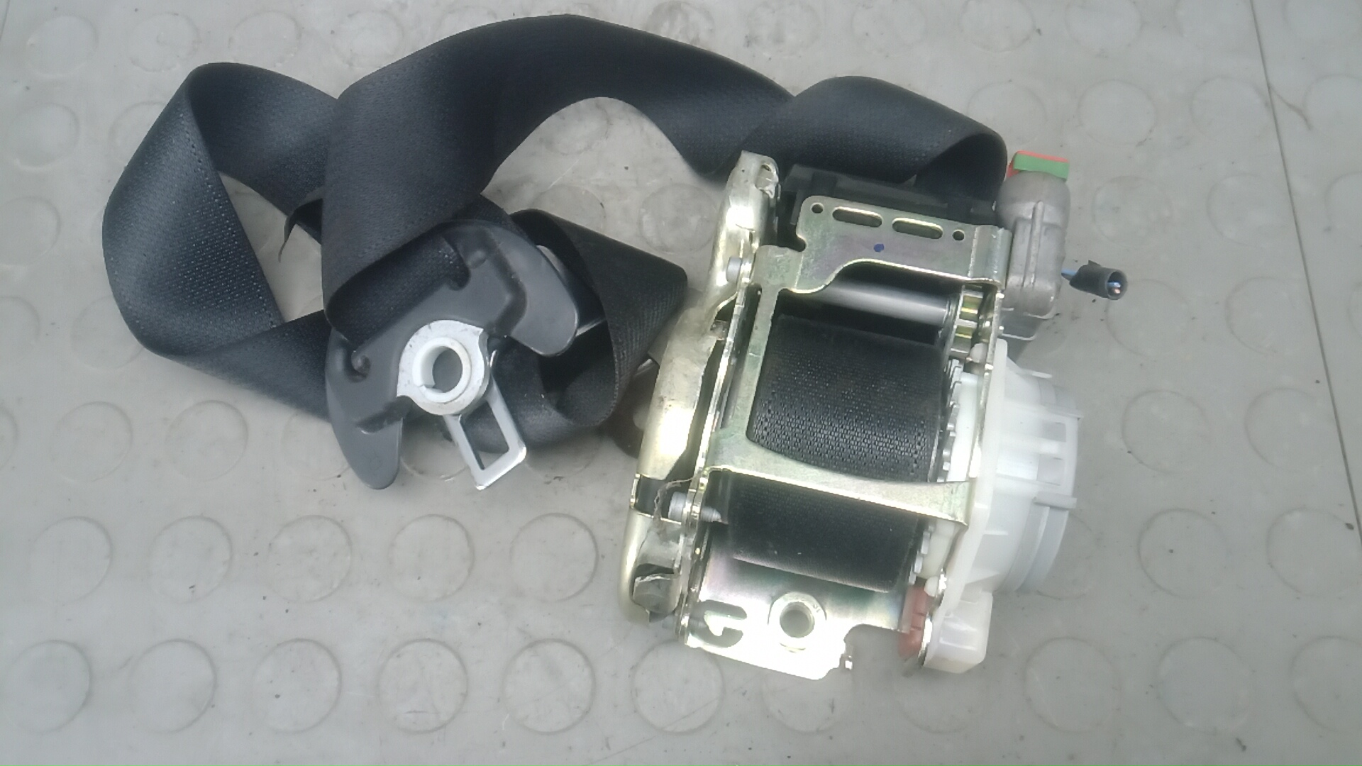 Ремень безопасности с пиропатроном