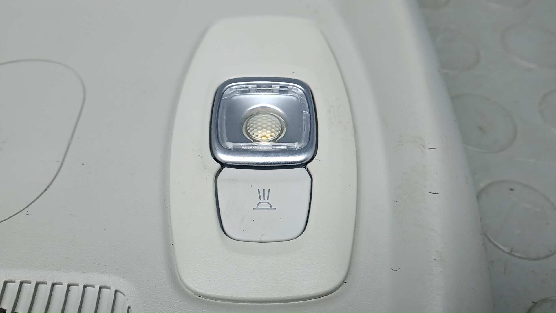 Плафон салонный