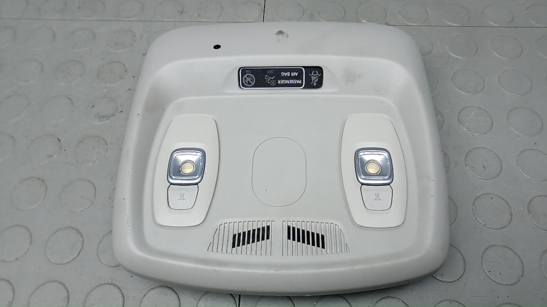 Плафон салонный