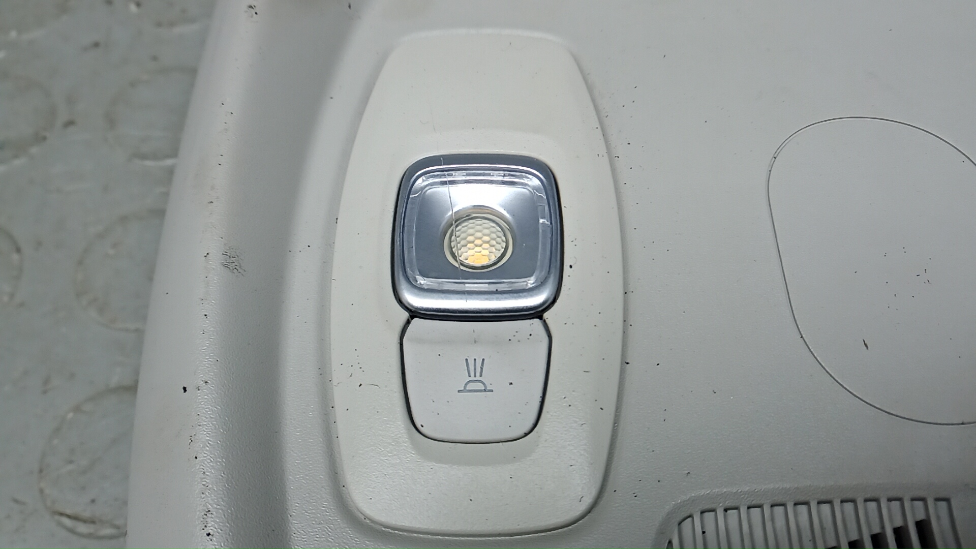 Плафон салонный