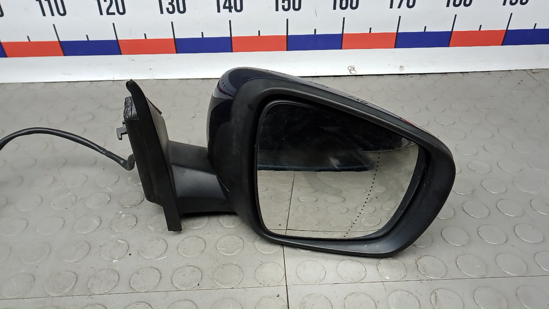 Зеркало правое электрическое