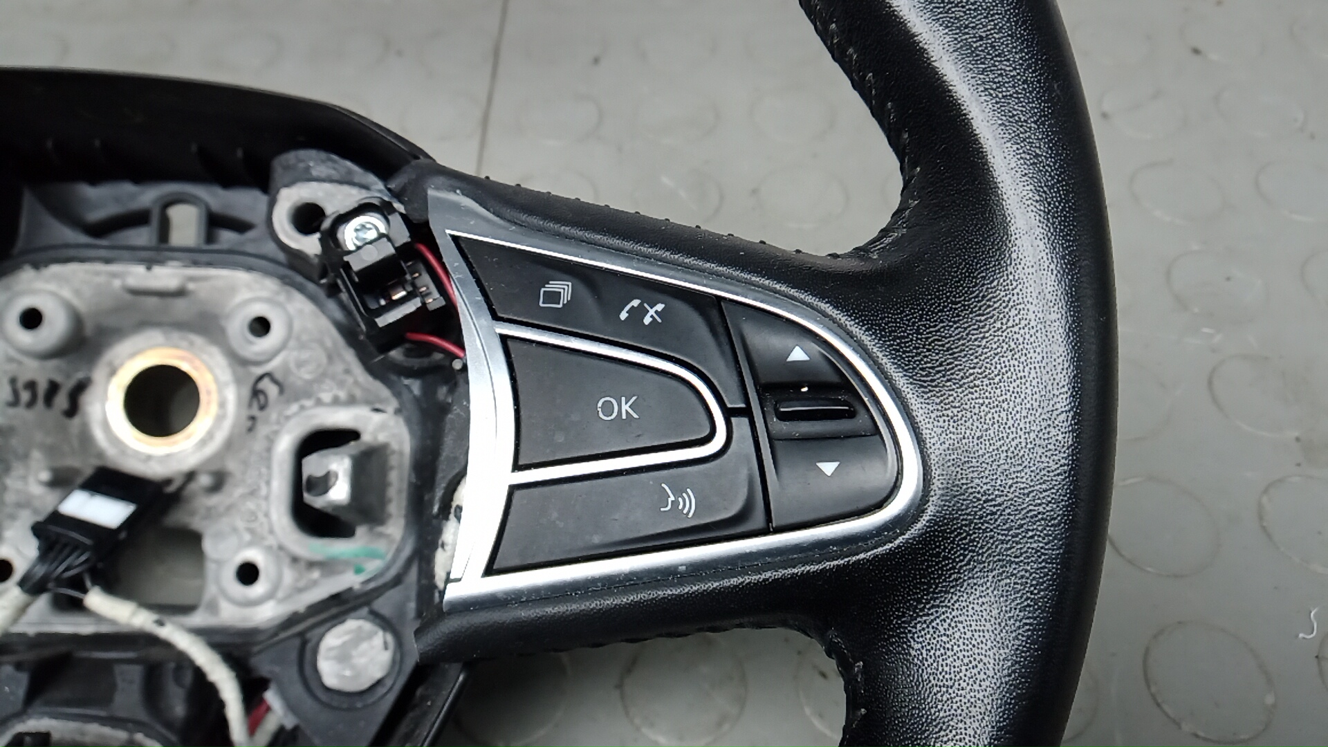 Рулевое колесо (руль)