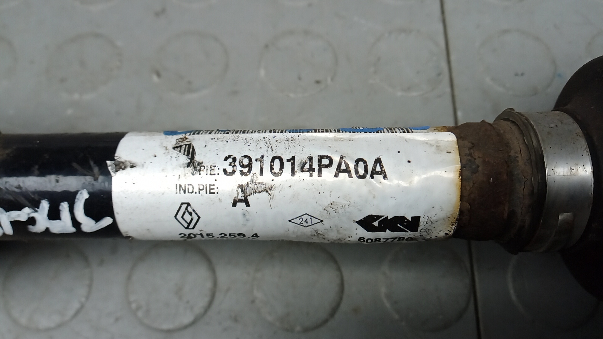 Полуось передняя левая