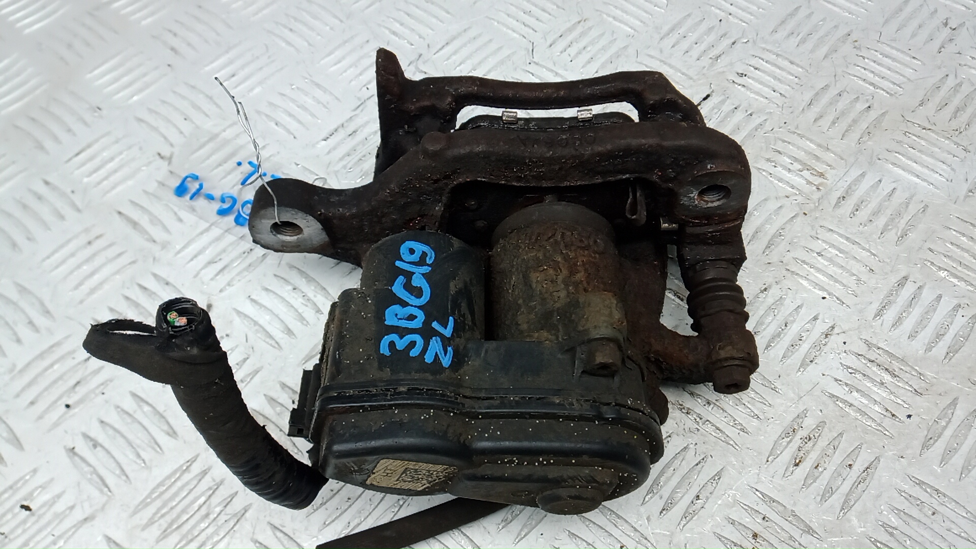 Суппорт задний левый