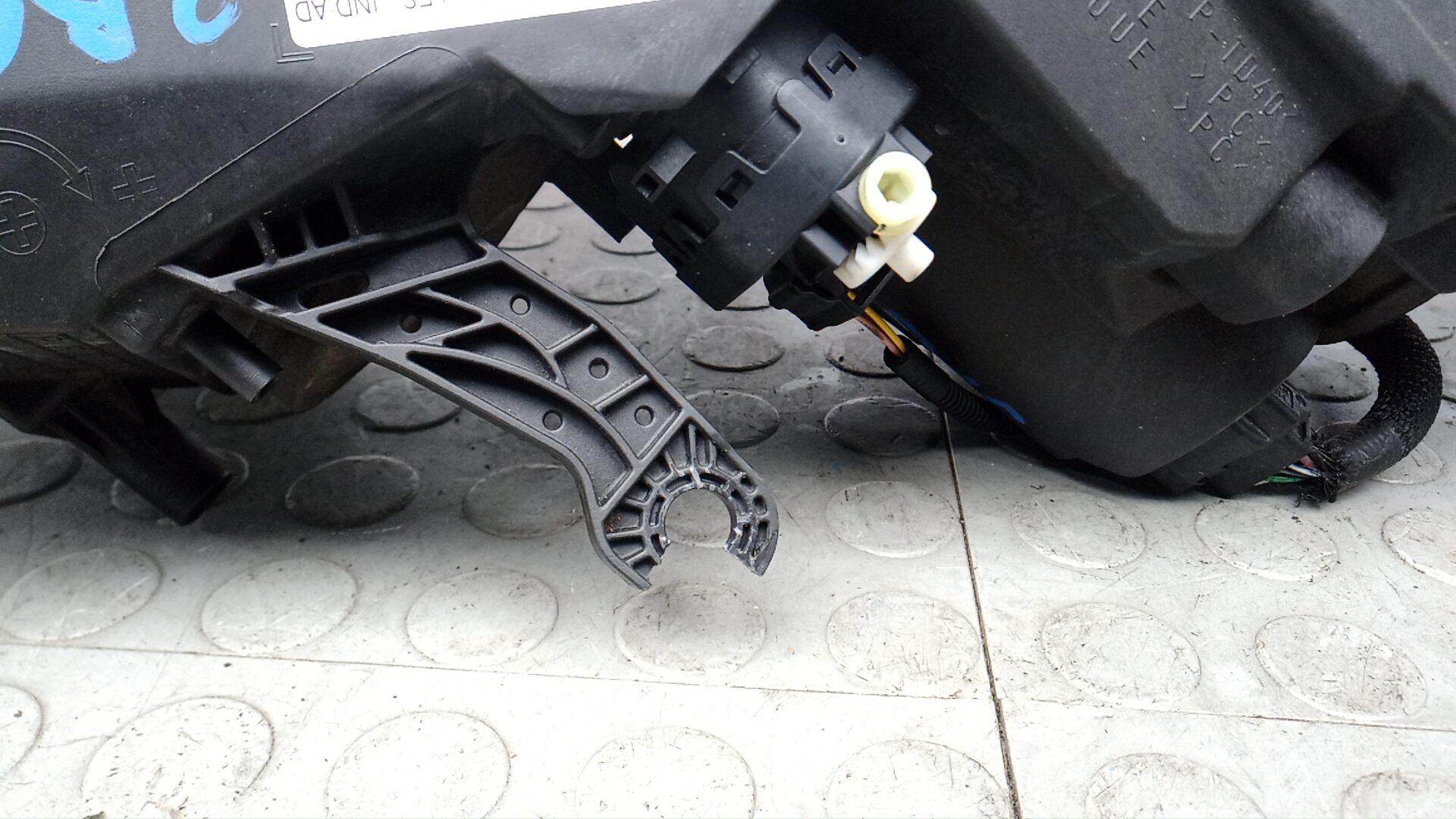 Фара правая