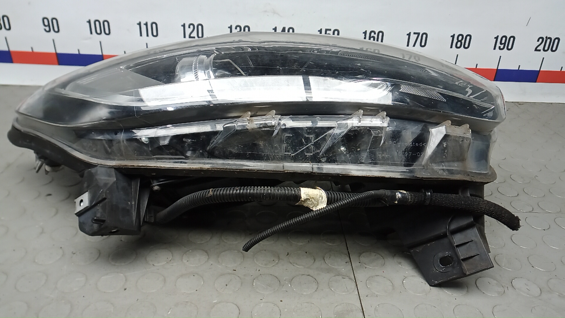 Фара правая