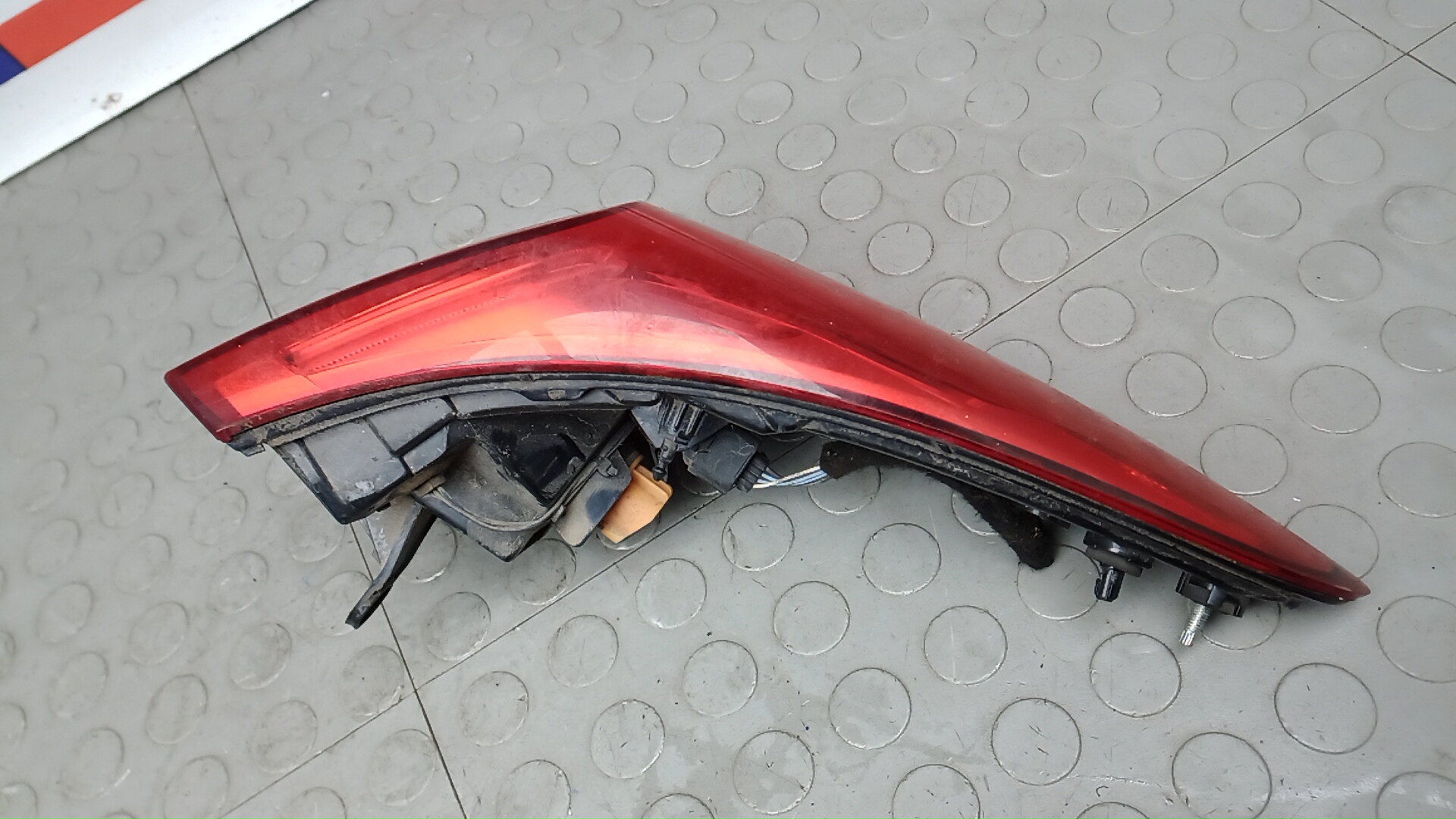 Фонарь задний левый