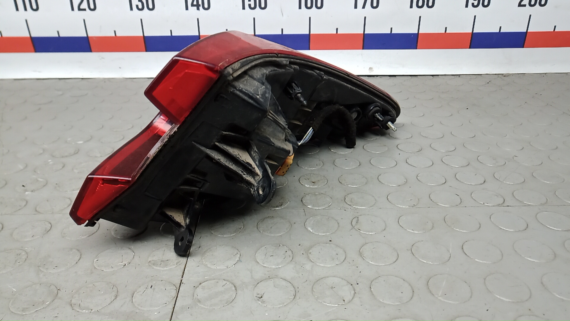 Фонарь задний левый