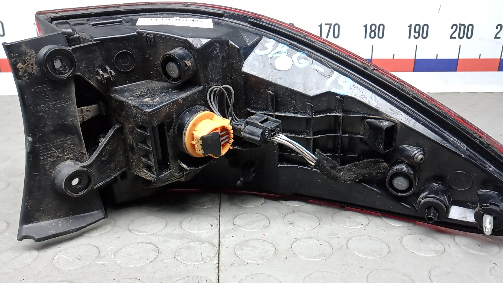 Фонарь задний правый