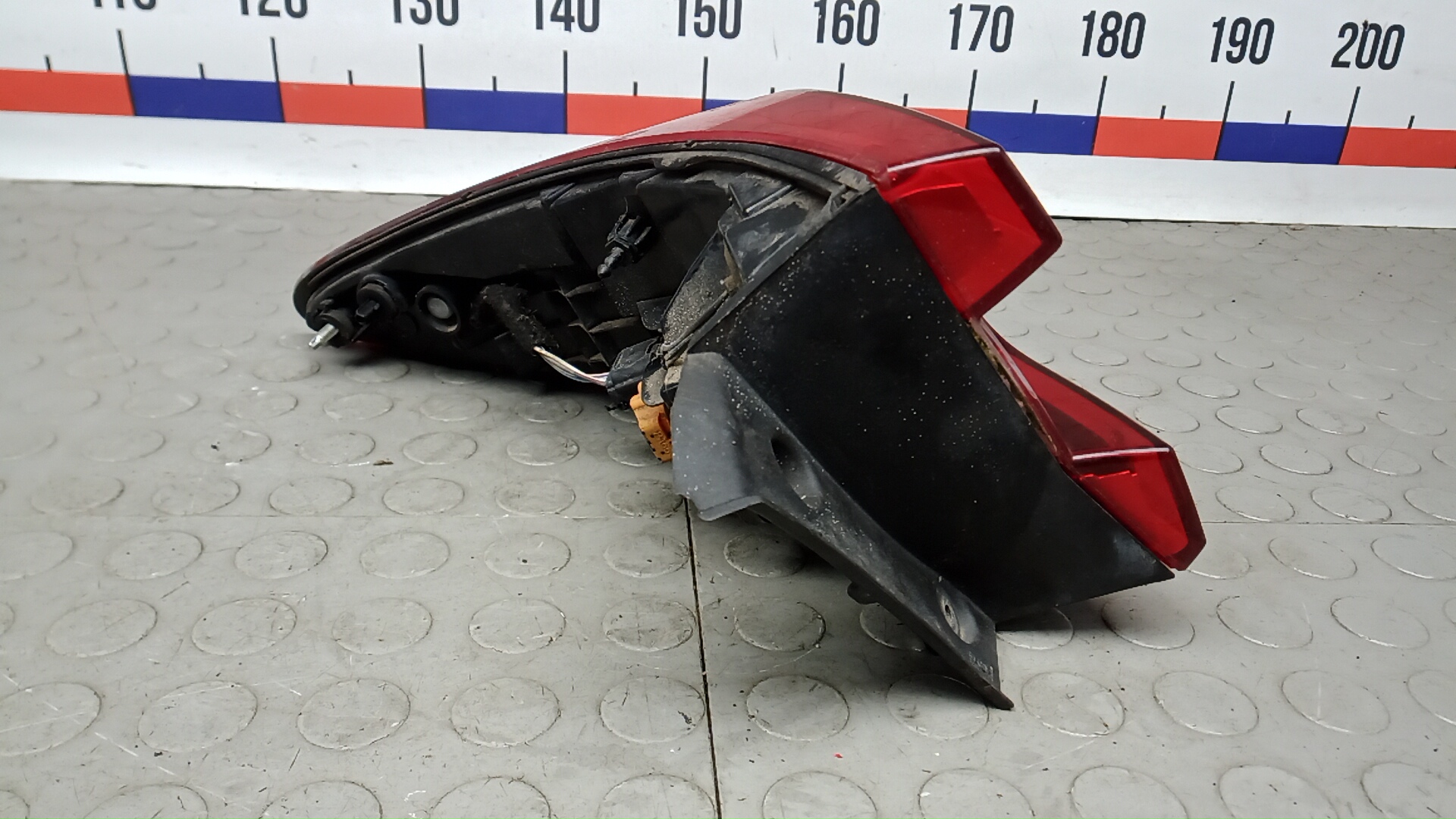 Фонарь задний правый