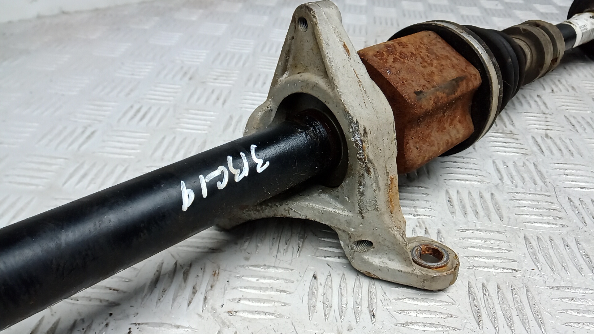 Полуось передняя правая