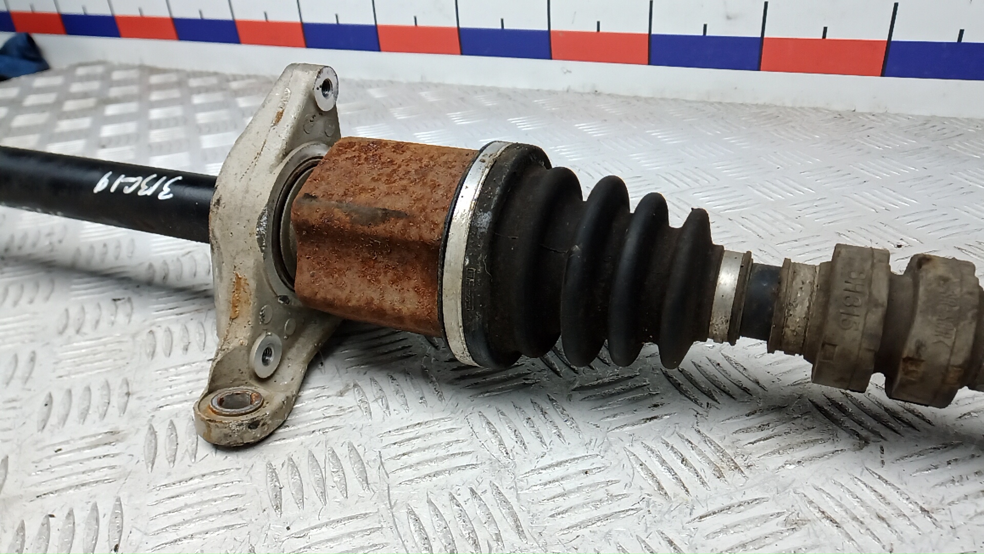 Полуось передняя правая