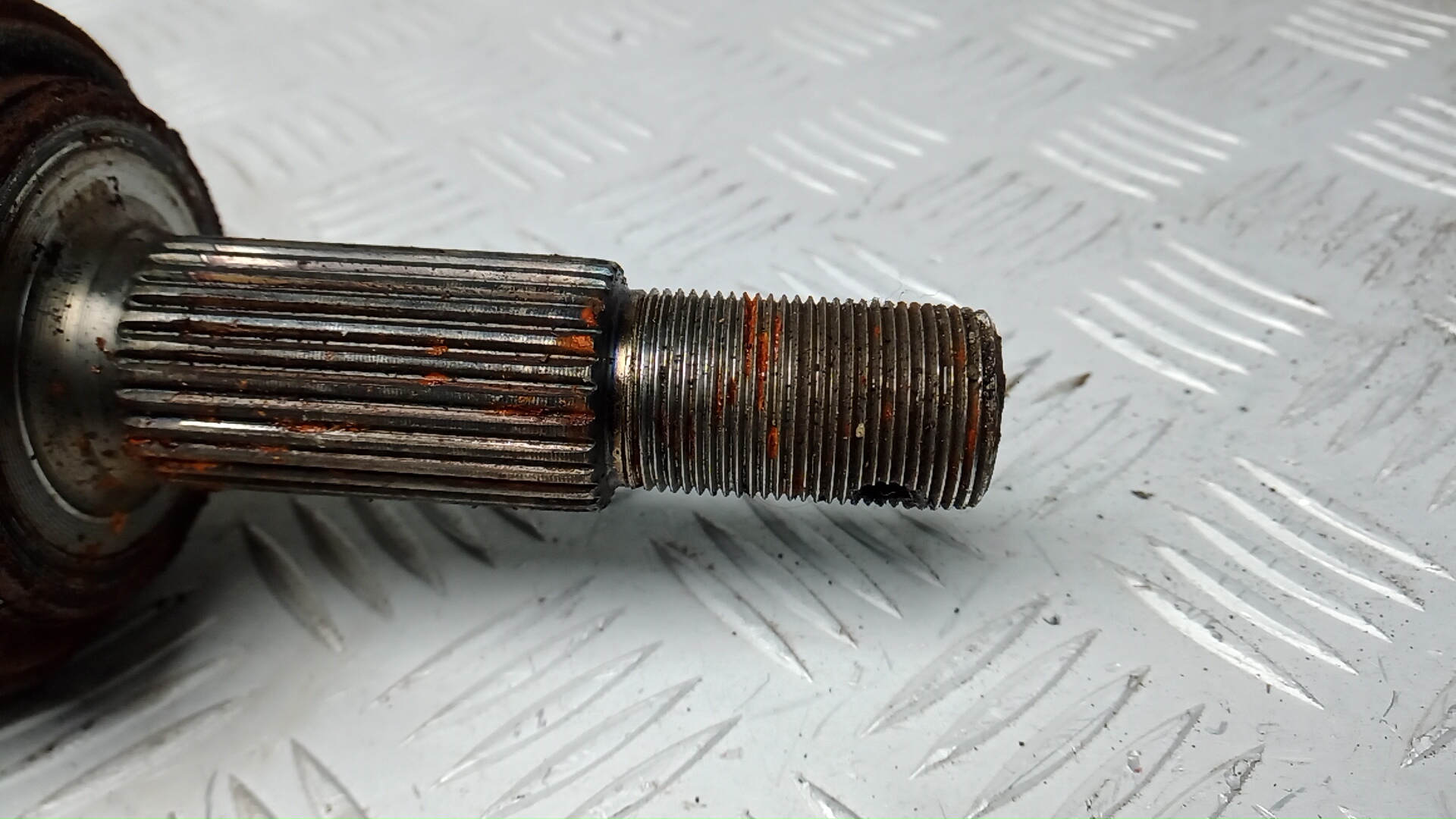 Полуось передняя правая