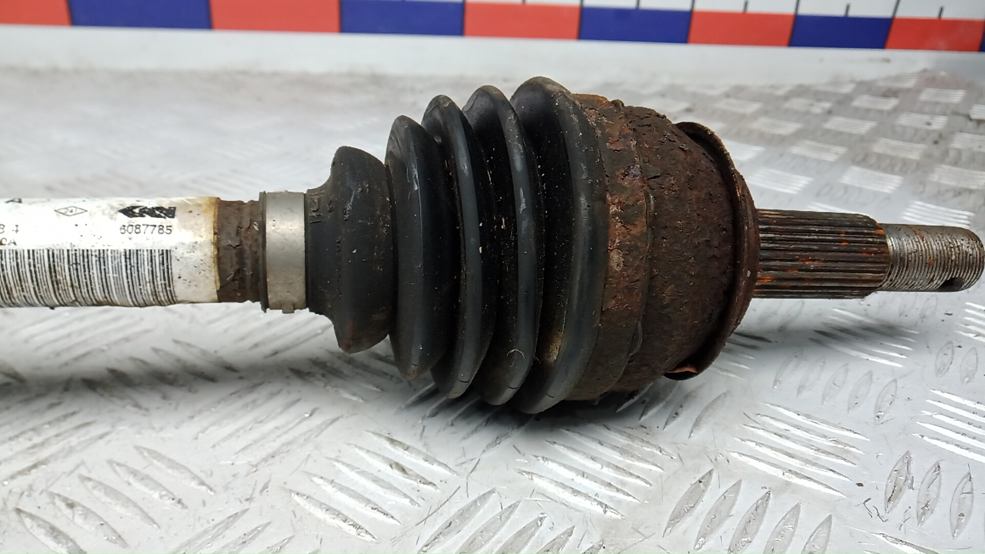 Полуось передняя правая