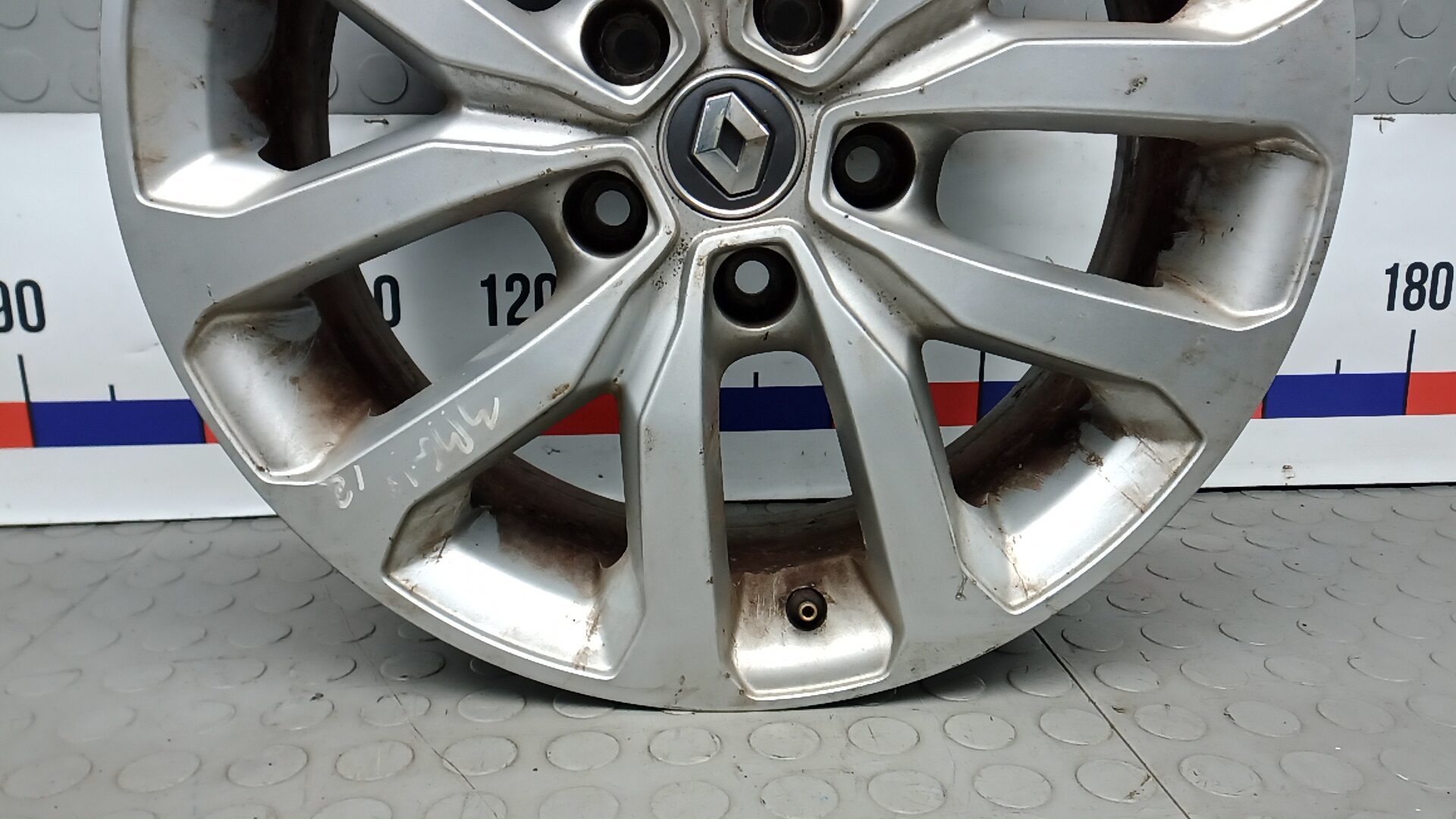 Диск колесный литой легкий сплав