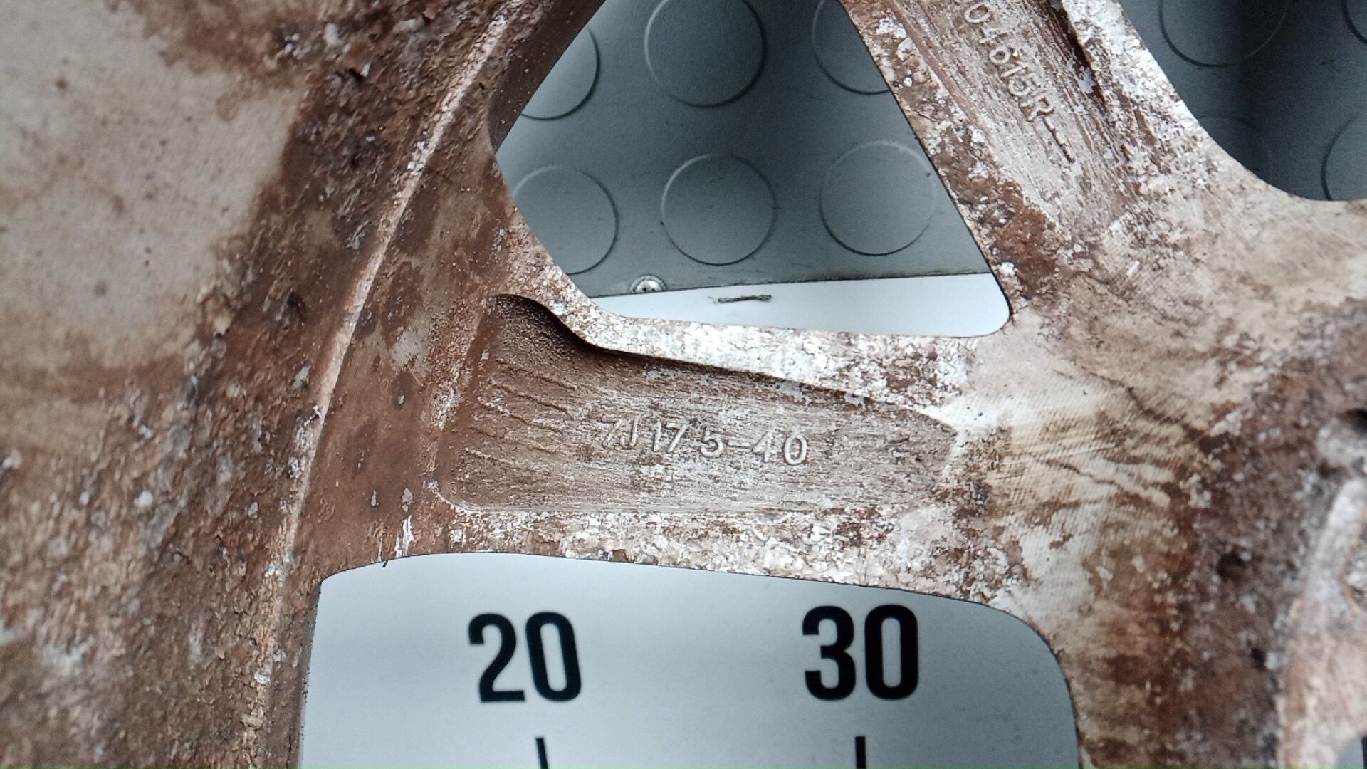 Диск колесный литой легкий сплав