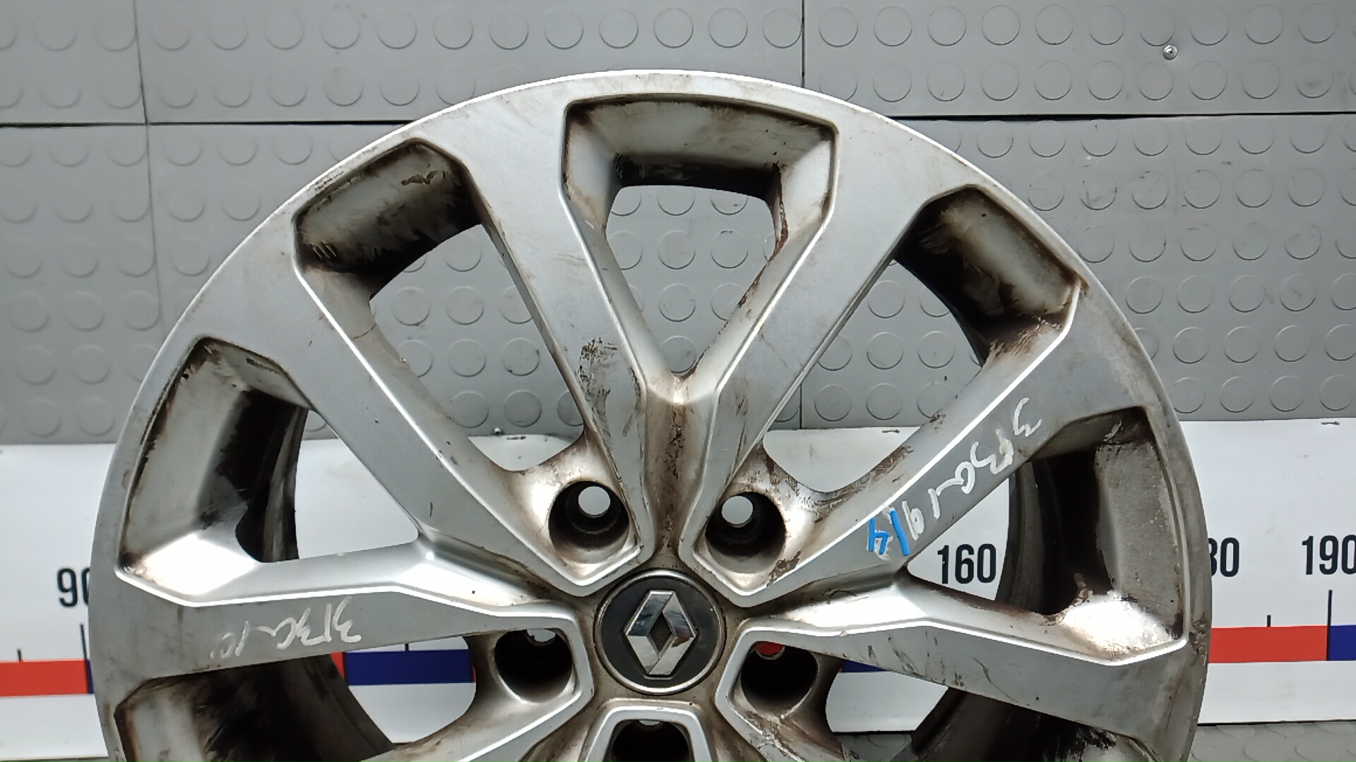 Диск колесный литой легкий сплав