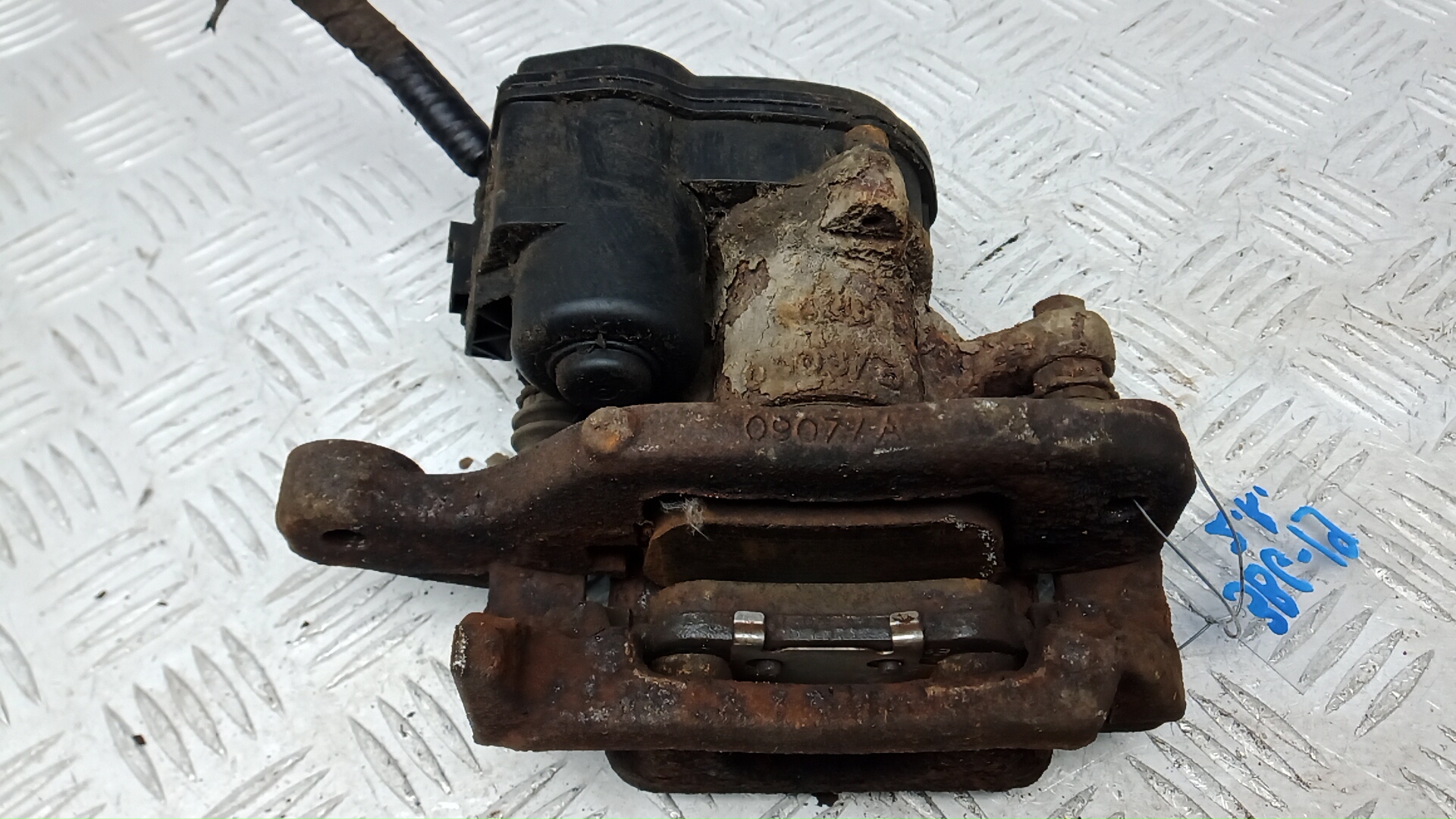 Суппорт задний правый