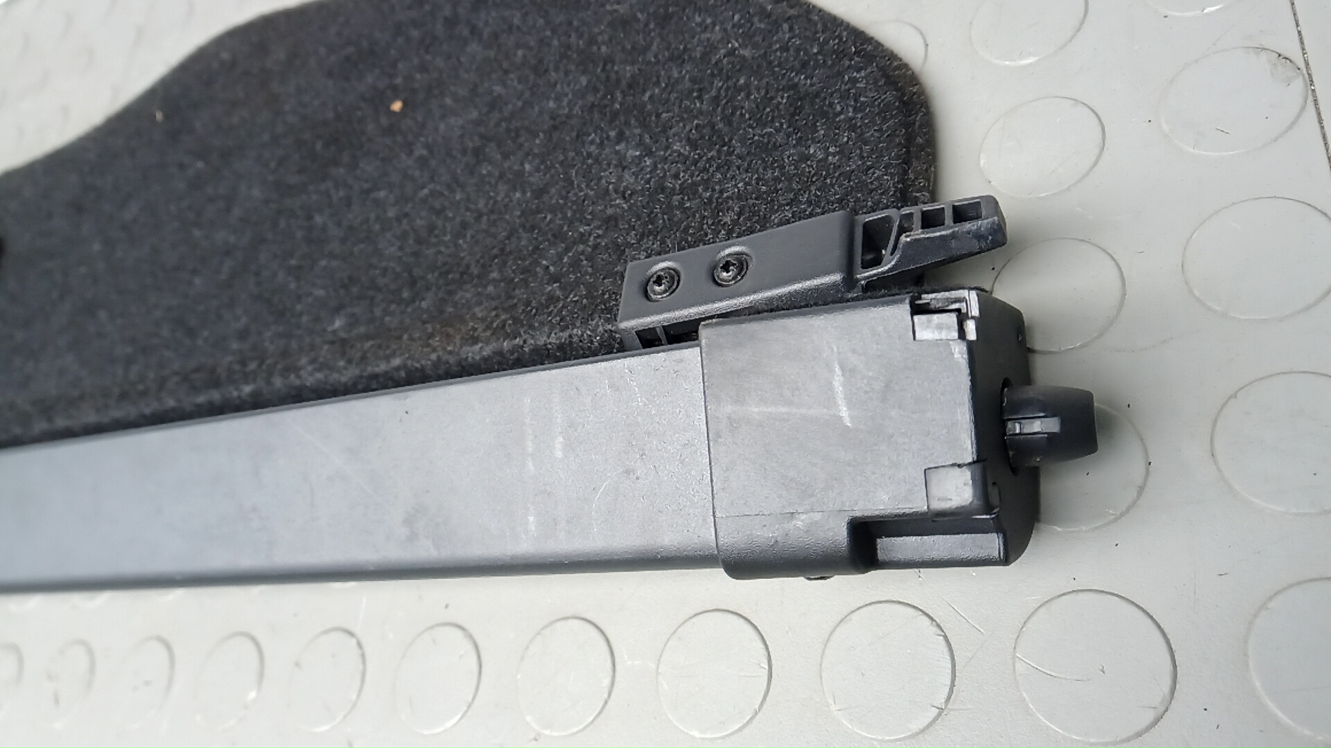 Шторка багажника