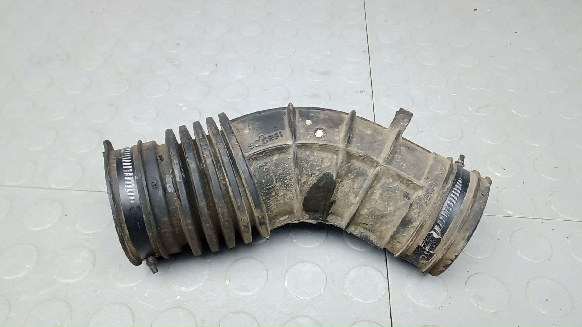 Патрубок воздушного фильтра