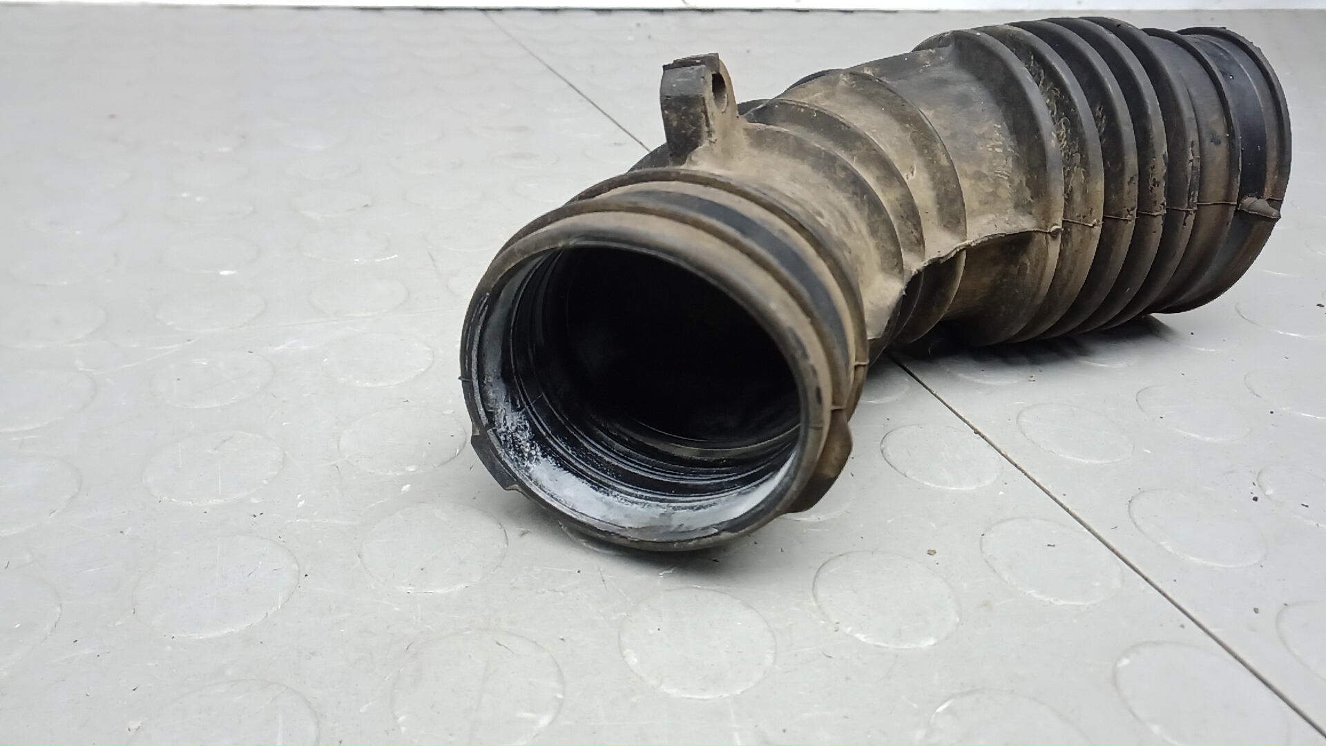 Патрубок воздушного фильтра