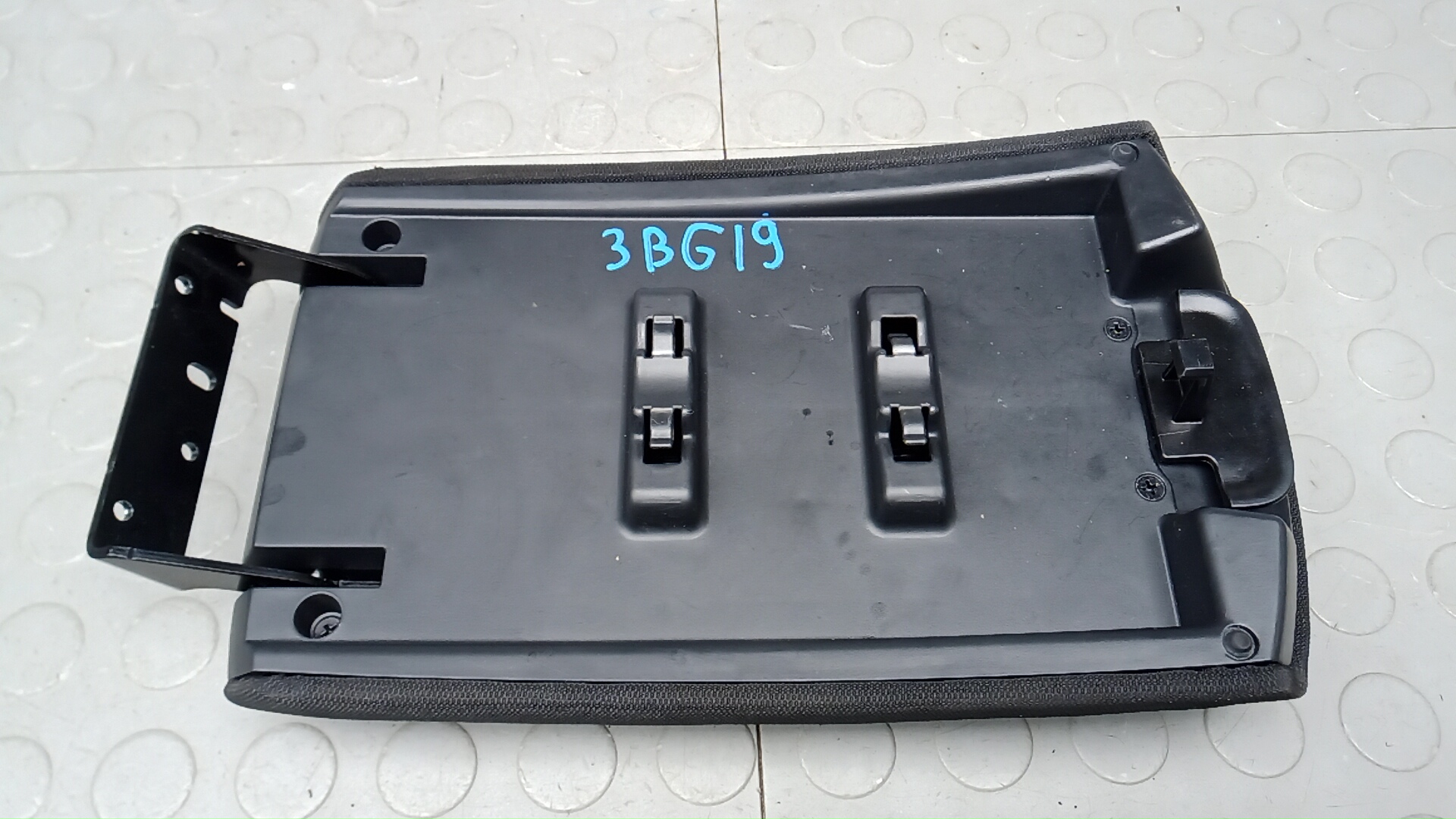 Подлокотник