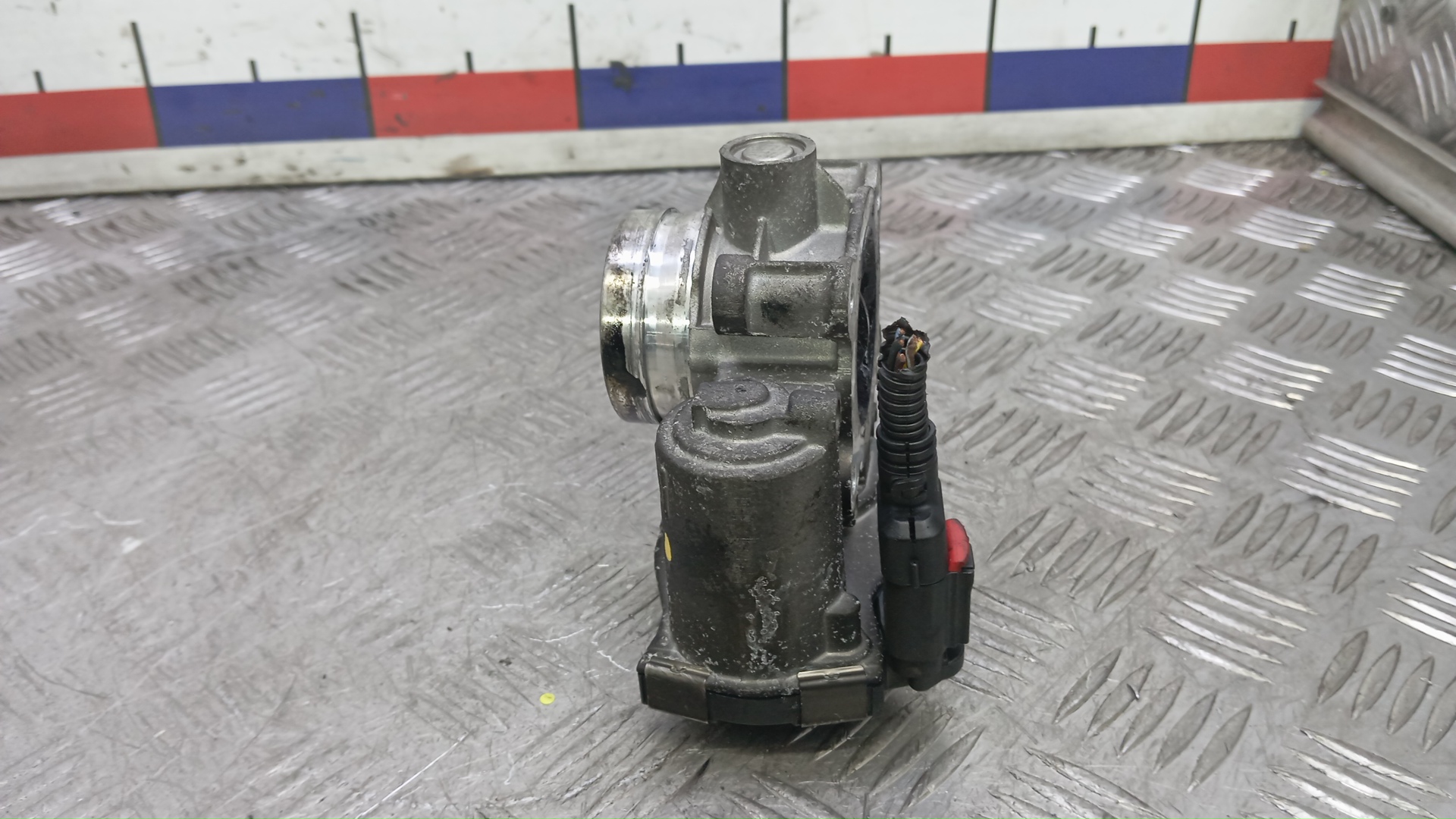 Заслонка дроссельная электрическая