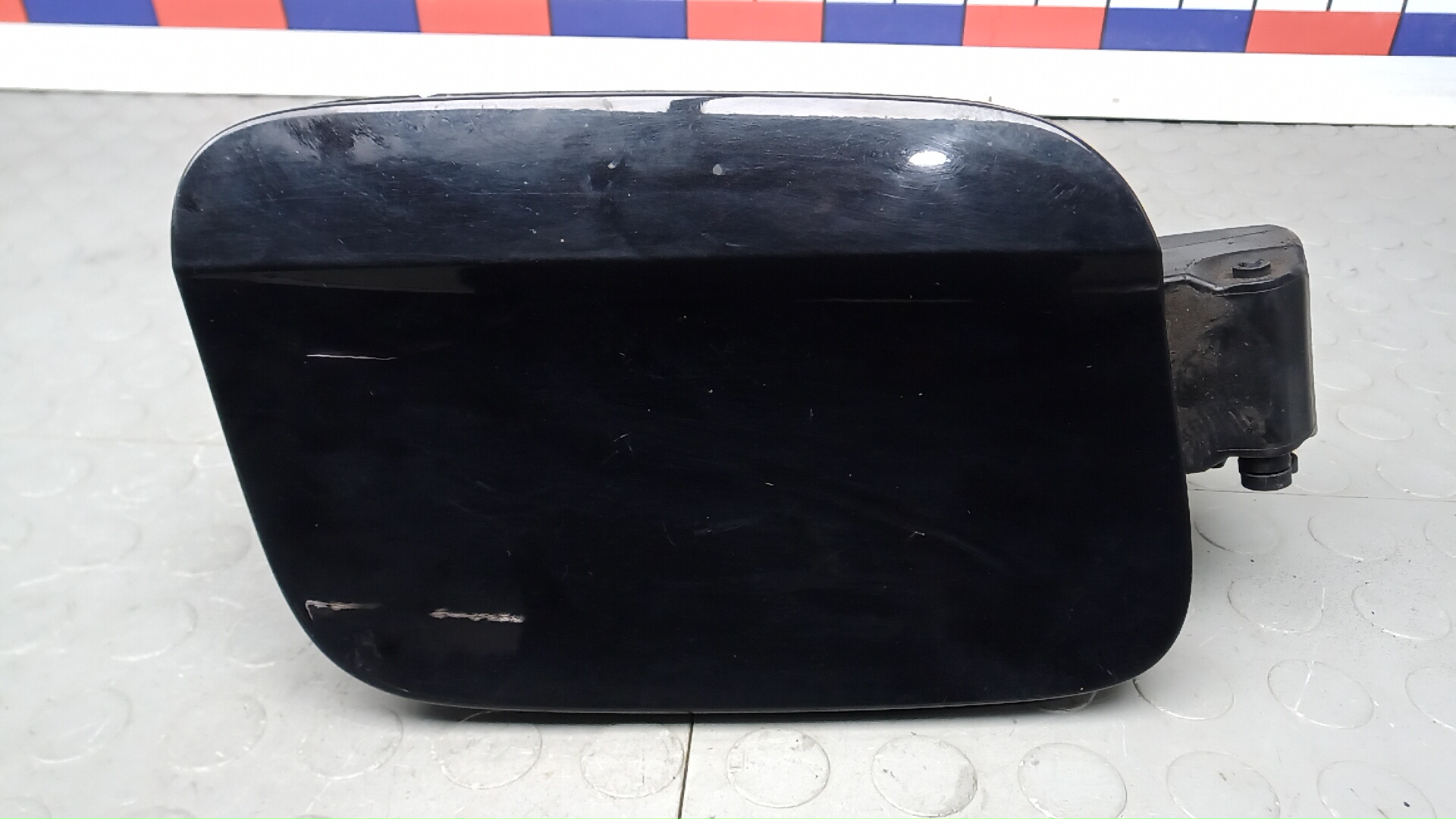 Лючок бензобака